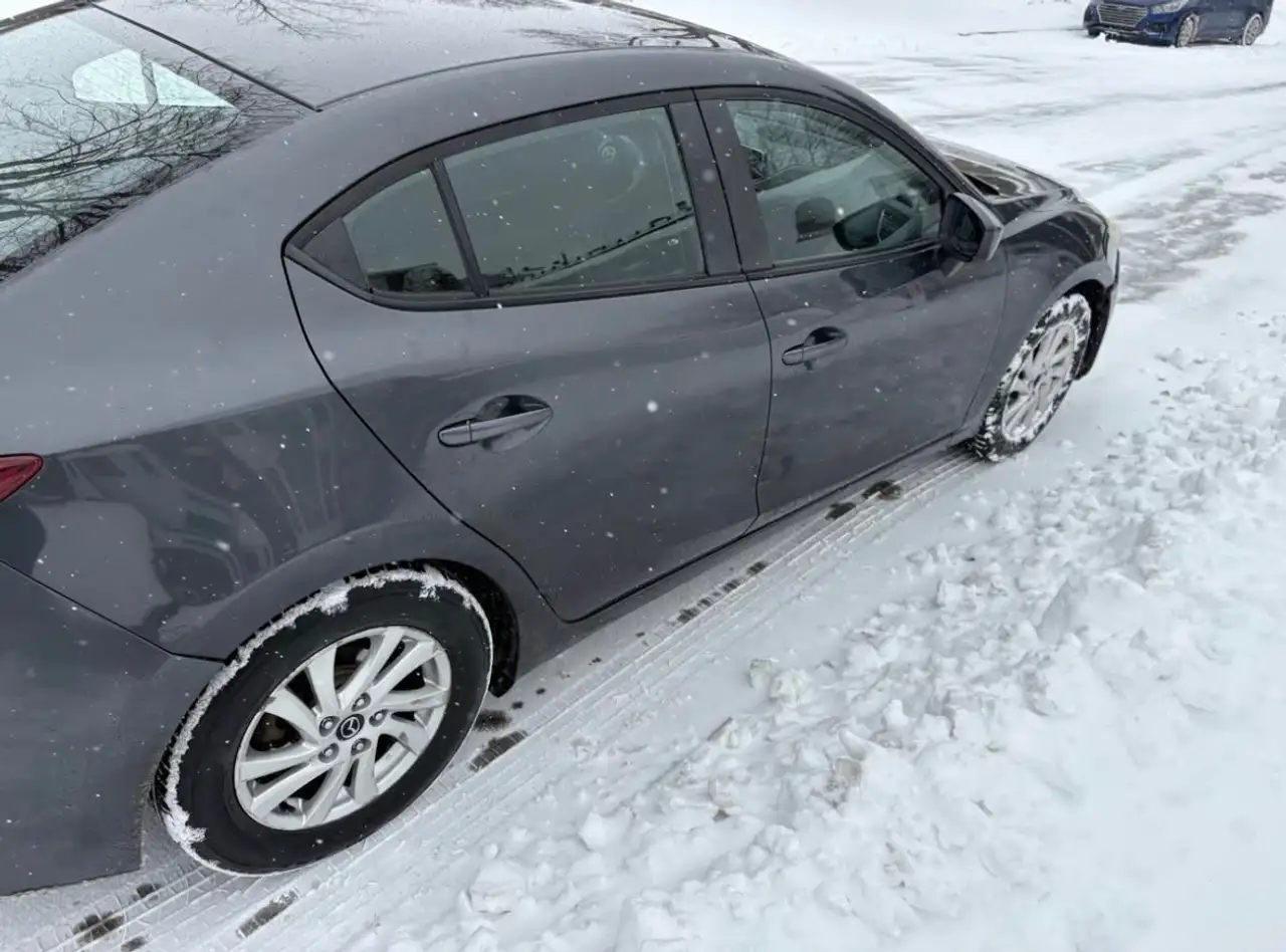 Mazda 3 снимка Mazda 3