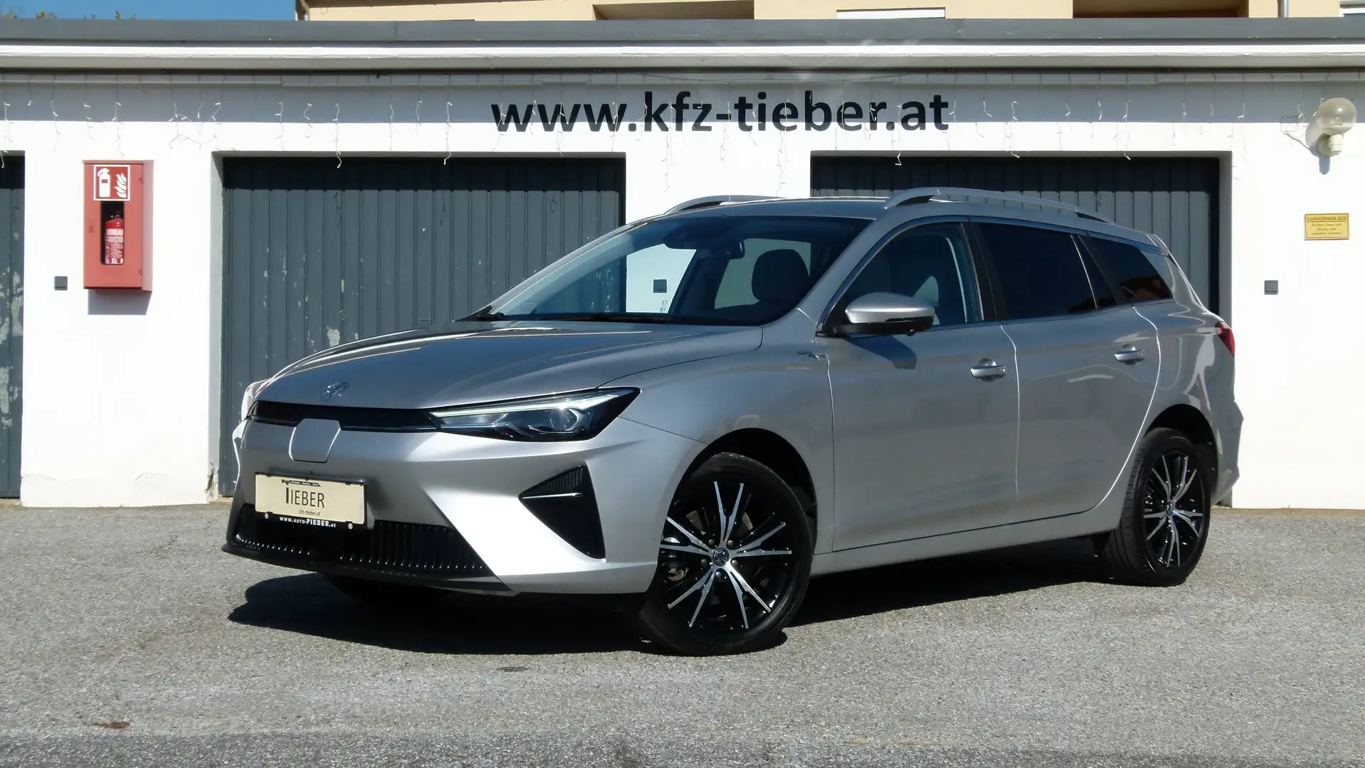 MG MG5 EV Luxury 61,1 kWh Maximal Reichweite I MwSt. I Silber - 1