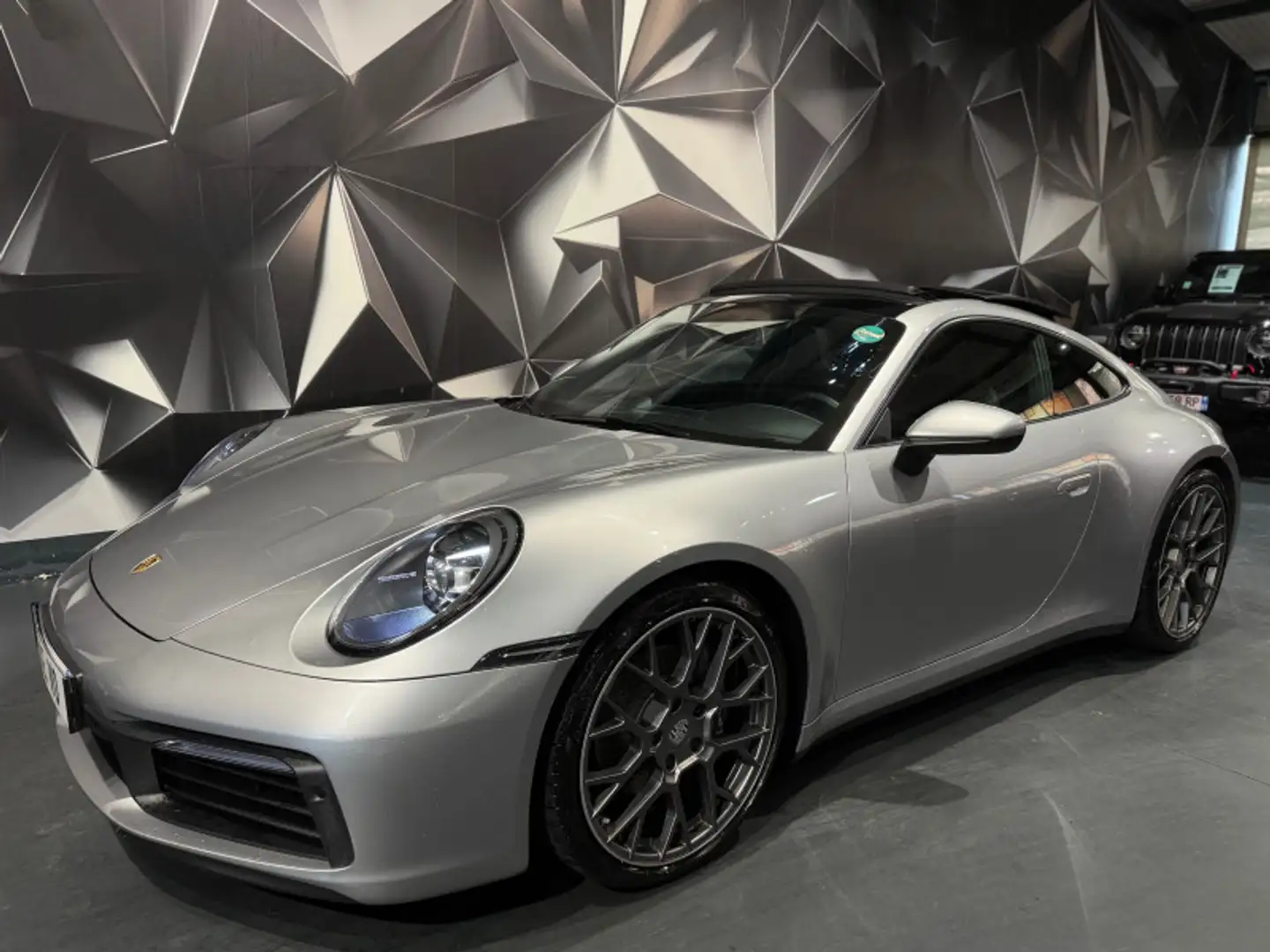 Porsche 911 (992) 3.0 385CH 4 PDK MY20 Grau - 2