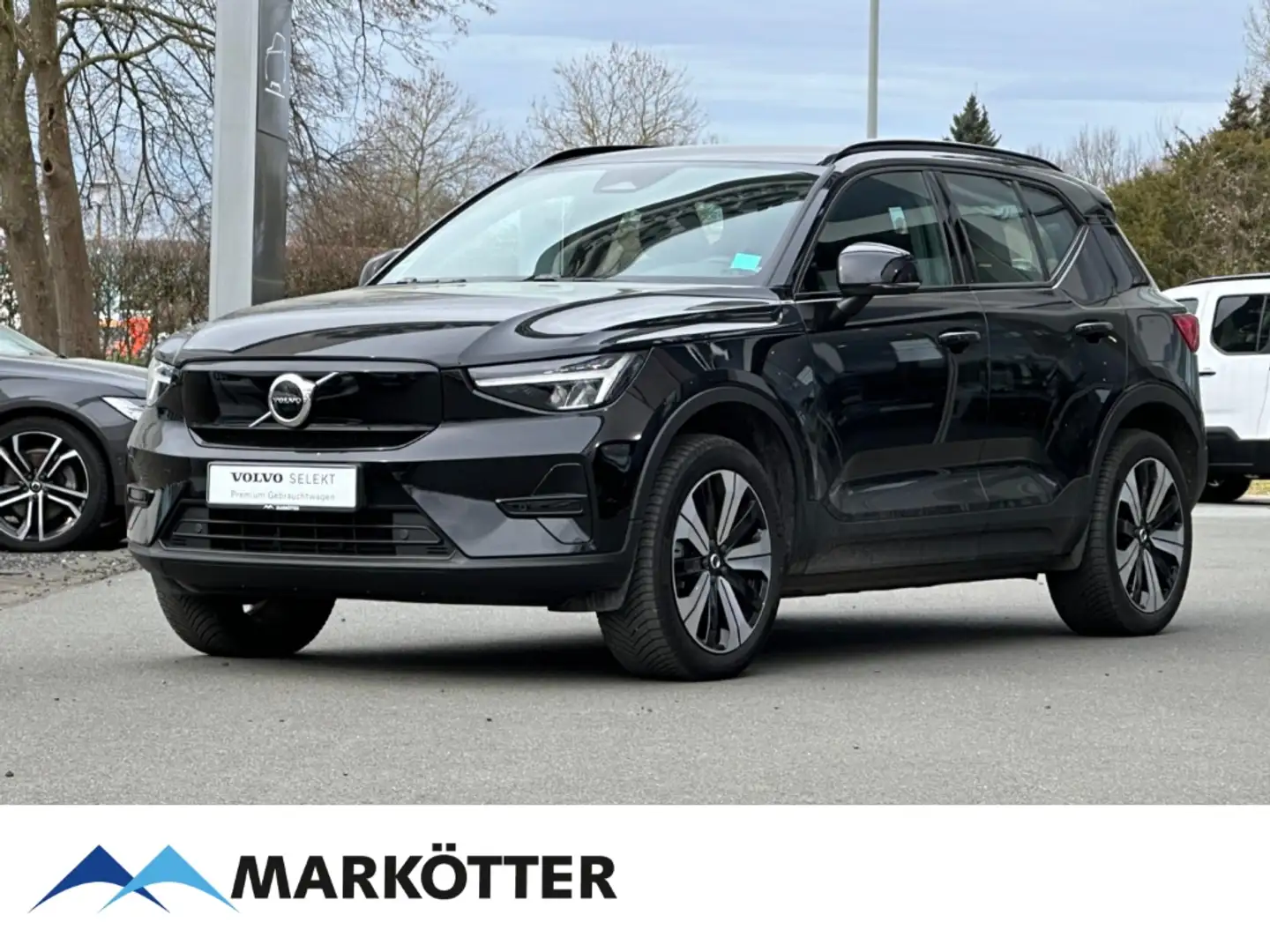 Volvo XC40 Recharge Twin AWD Core Pure Electric LHZ Zwart - 1