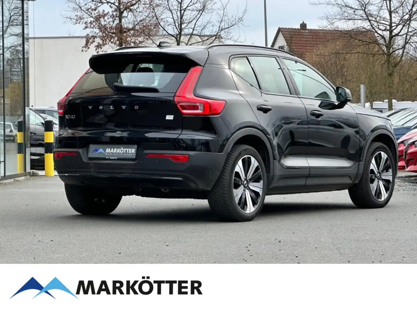 Volvo XC40 Recharge Twin AWD Core Pure Electric LHZ Zwart - 2