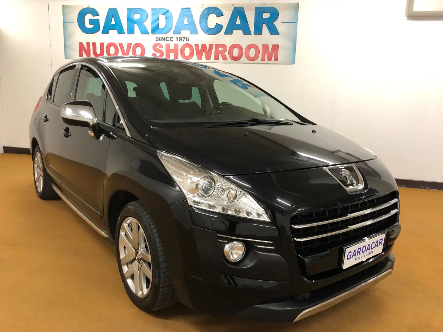 Peugeot 3008 HYBRID4 DIESEL Noir - 1