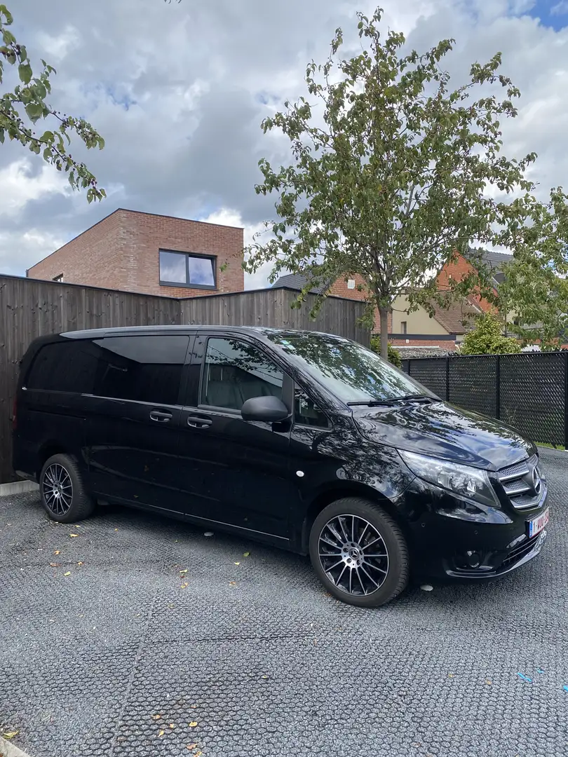Mercedes-Benz Vito 114 zwart met velgen - 1