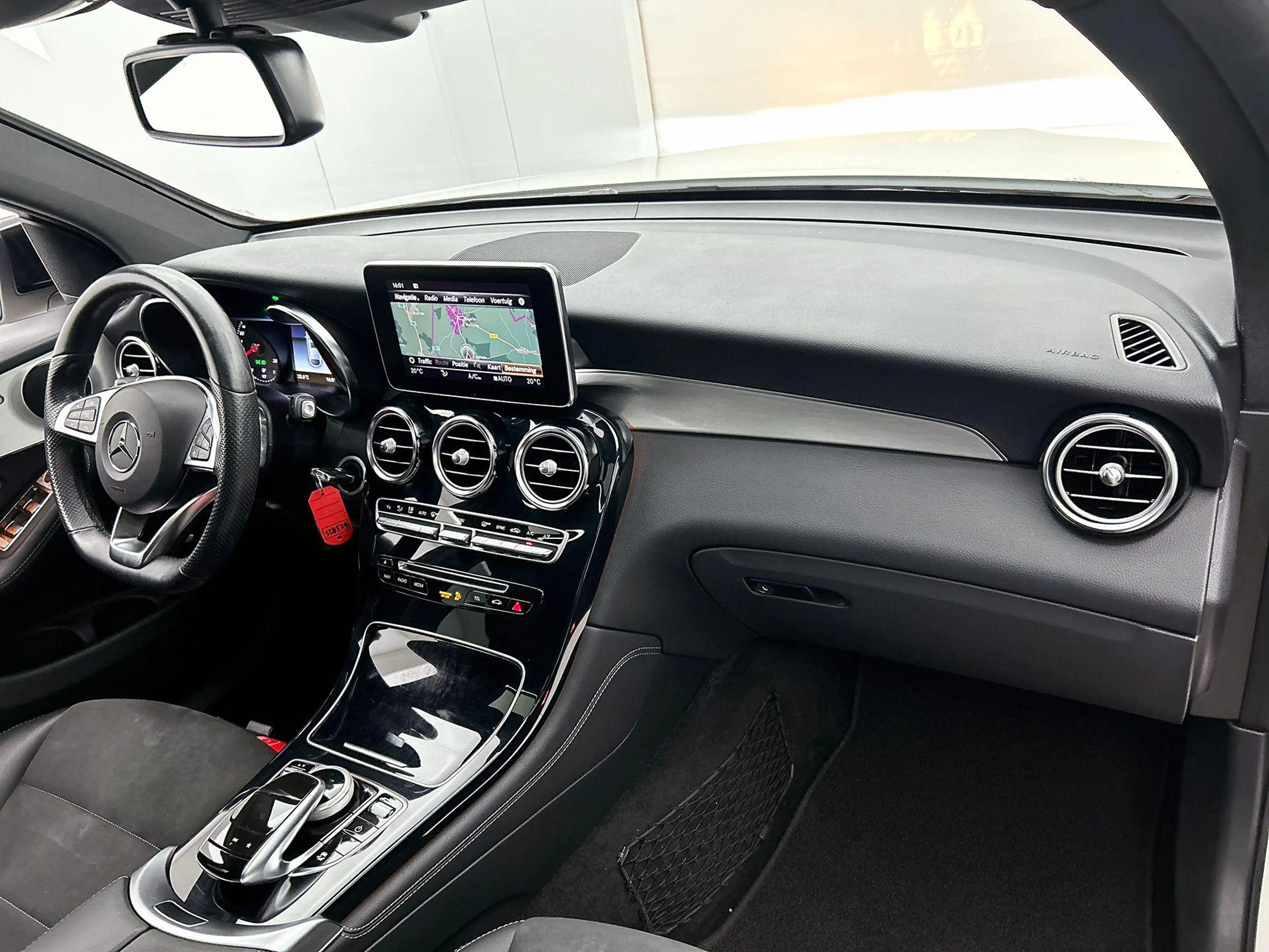 Mercedes-Benz GLC 250 4MATIC Coupé AMG Line | Verwarmde Zetels | Achteru — photo 9