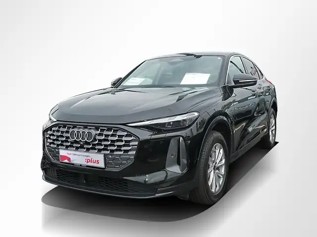 Audi Q5 view 11