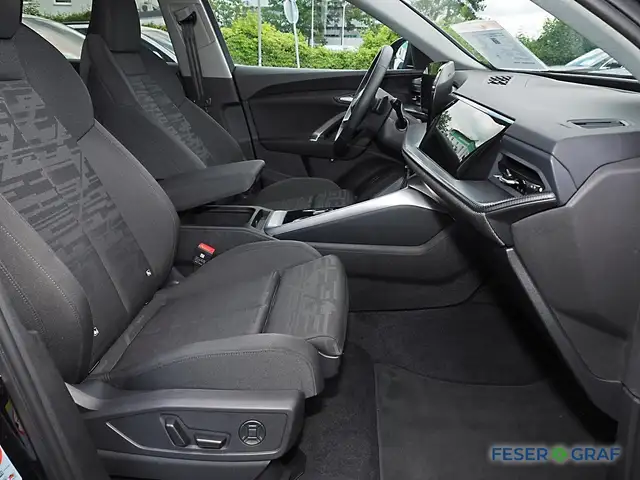 Audi Q5 view 5