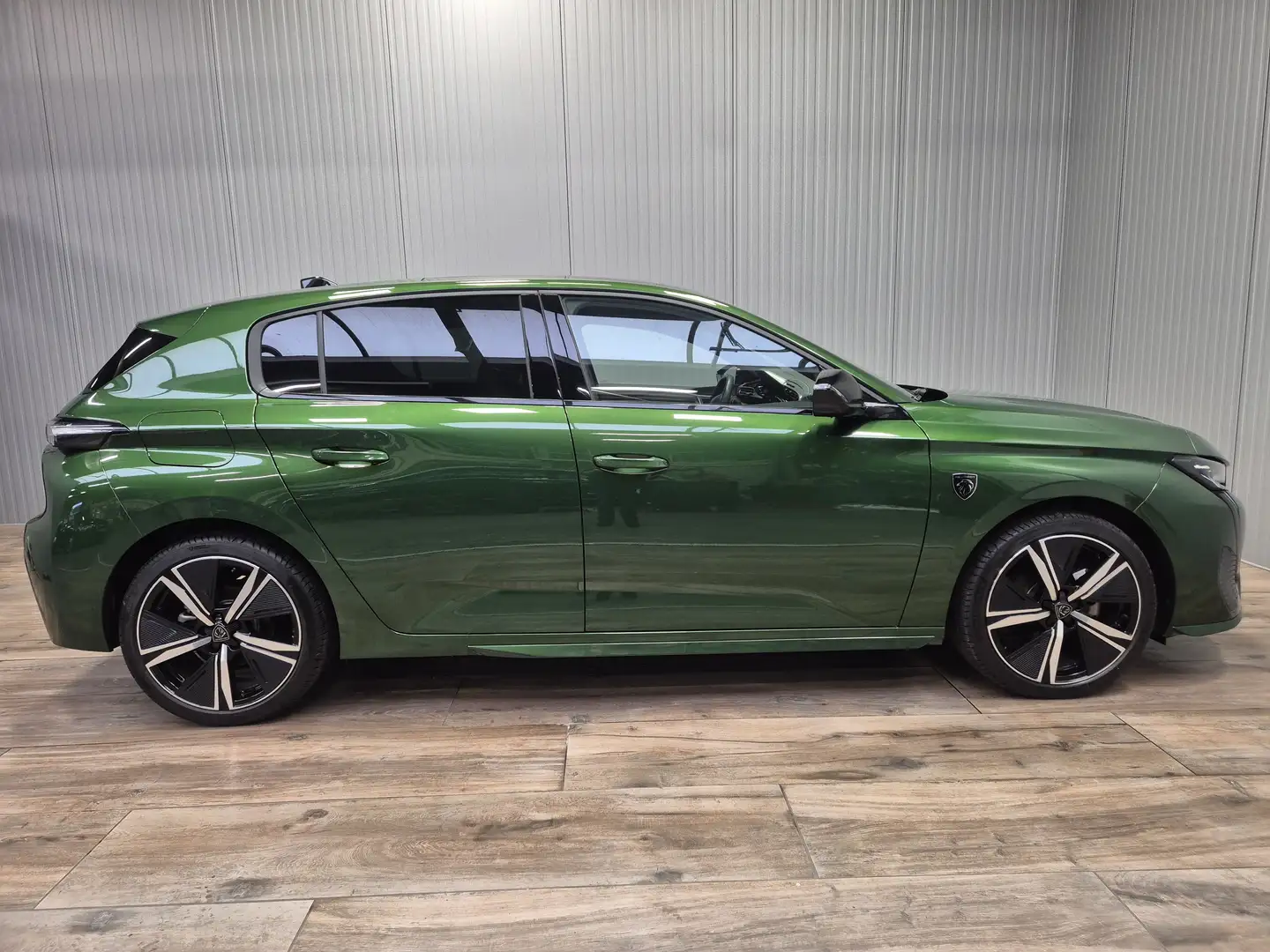 Peugeot 308 1.2PureTech 131pk GT automaat Vert - 1