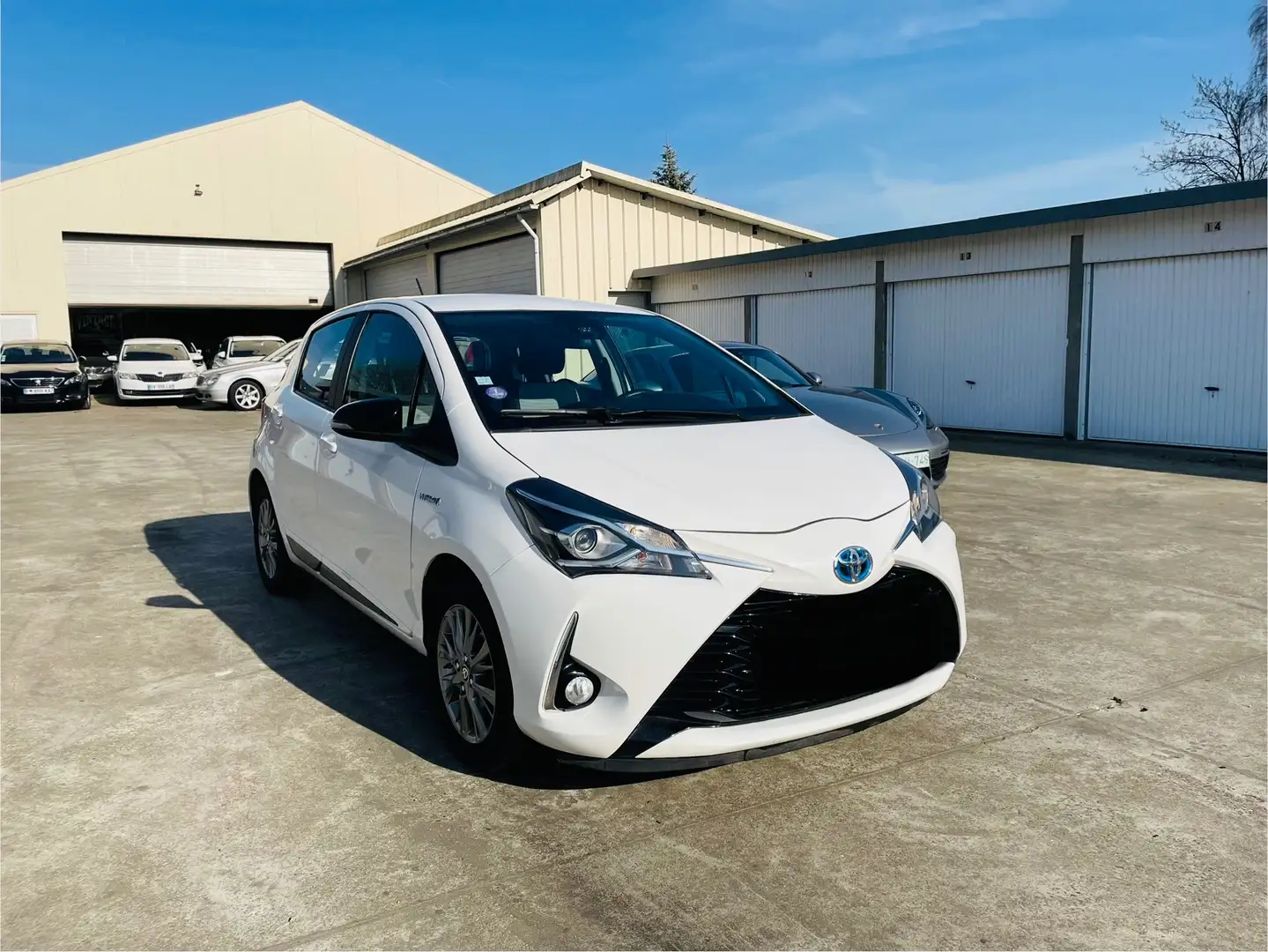 Toyota Yaris Yaris 1.5i Dual VVT-i  HYBRID - AUTOMATIQUE - Wit - 1