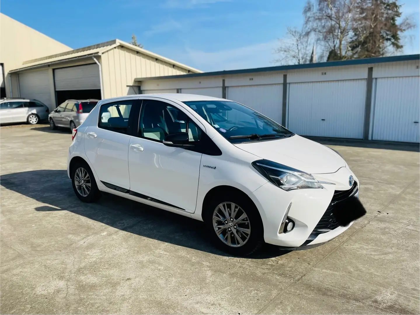 Toyota Yaris Yaris 1.5i Dual VVT-i  HYBRID - AUTOMATIQUE - Wit - 2