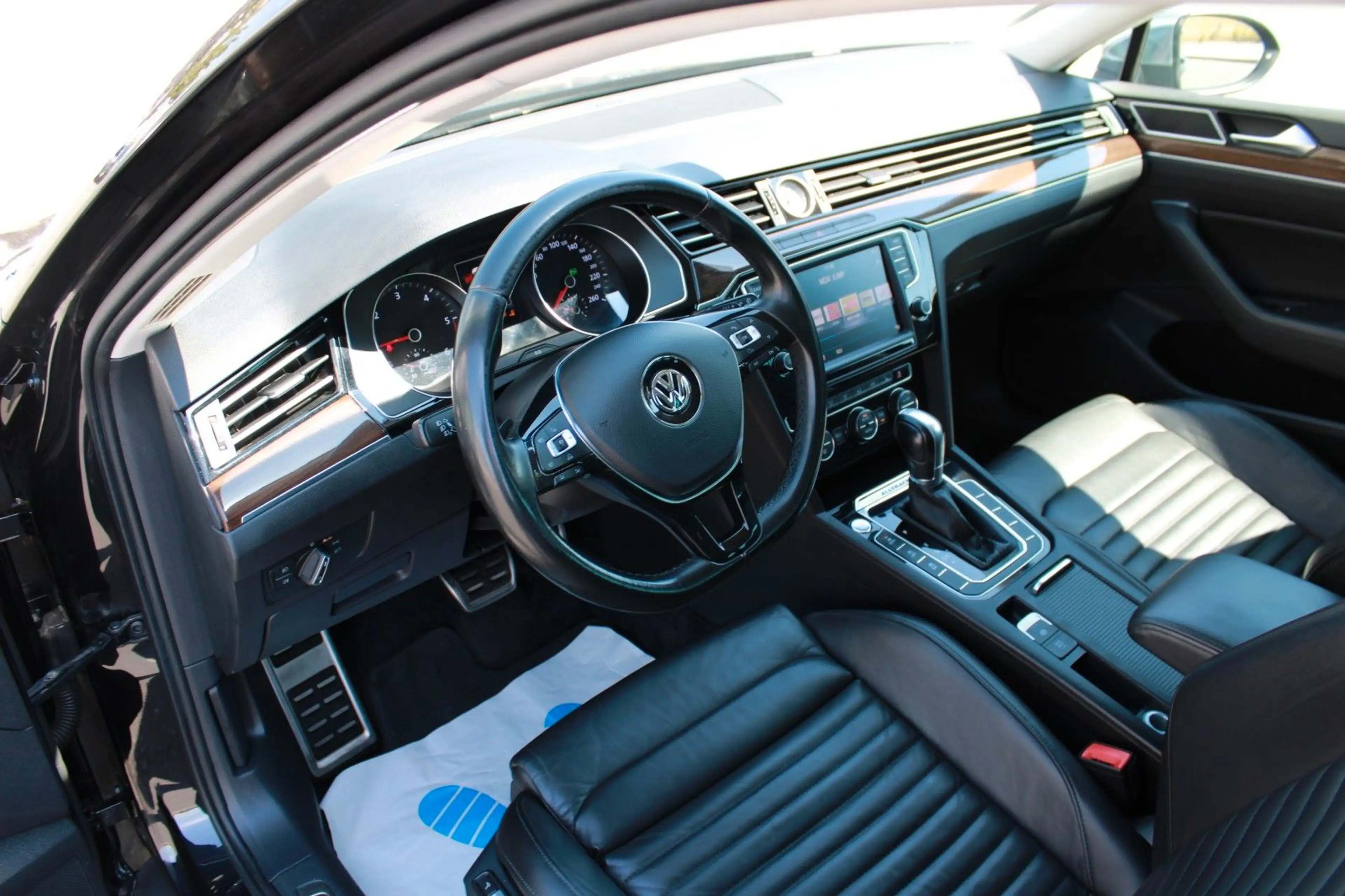 Volkswagen Passat Alltrack LED Leder Kamera ACC 18"Alu — photo 13