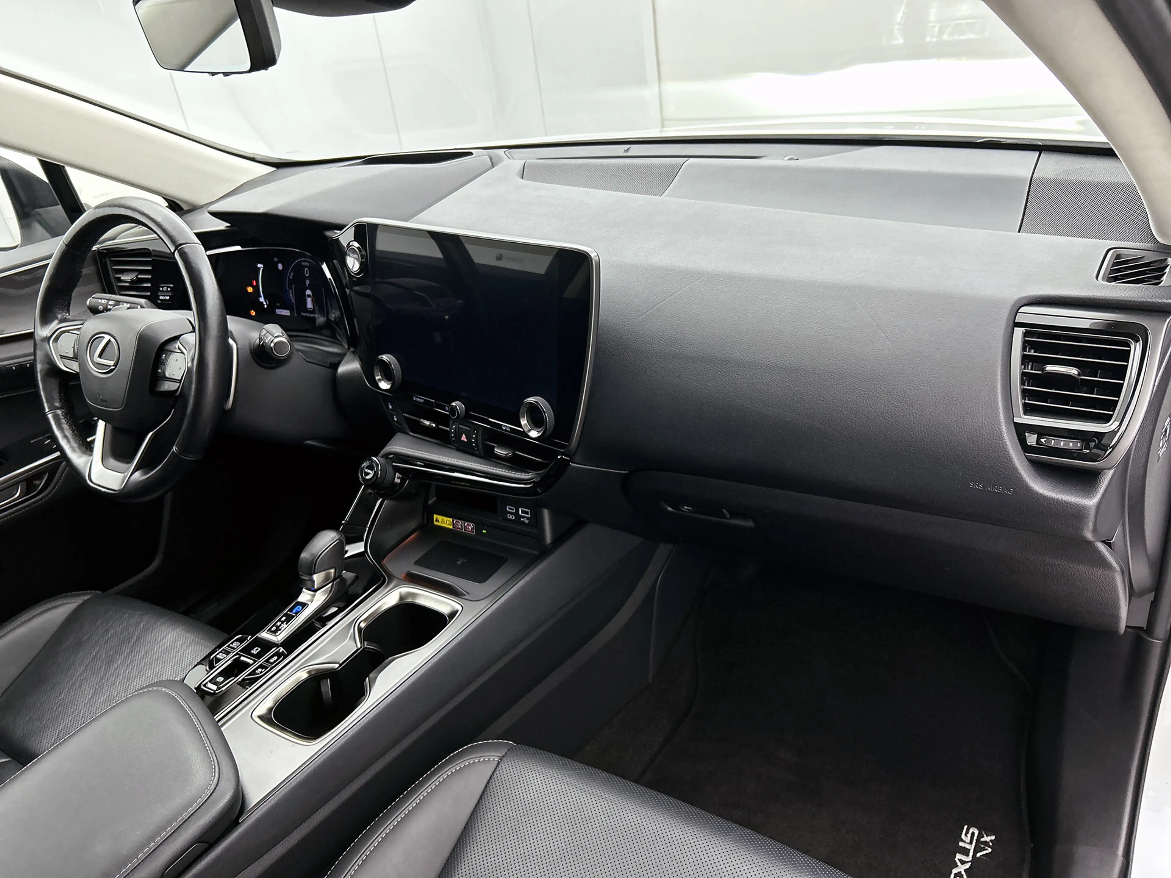 Lexus NX 450h+ AWD Executive Line | Premium uitgevoerd | Elektris — photo 7