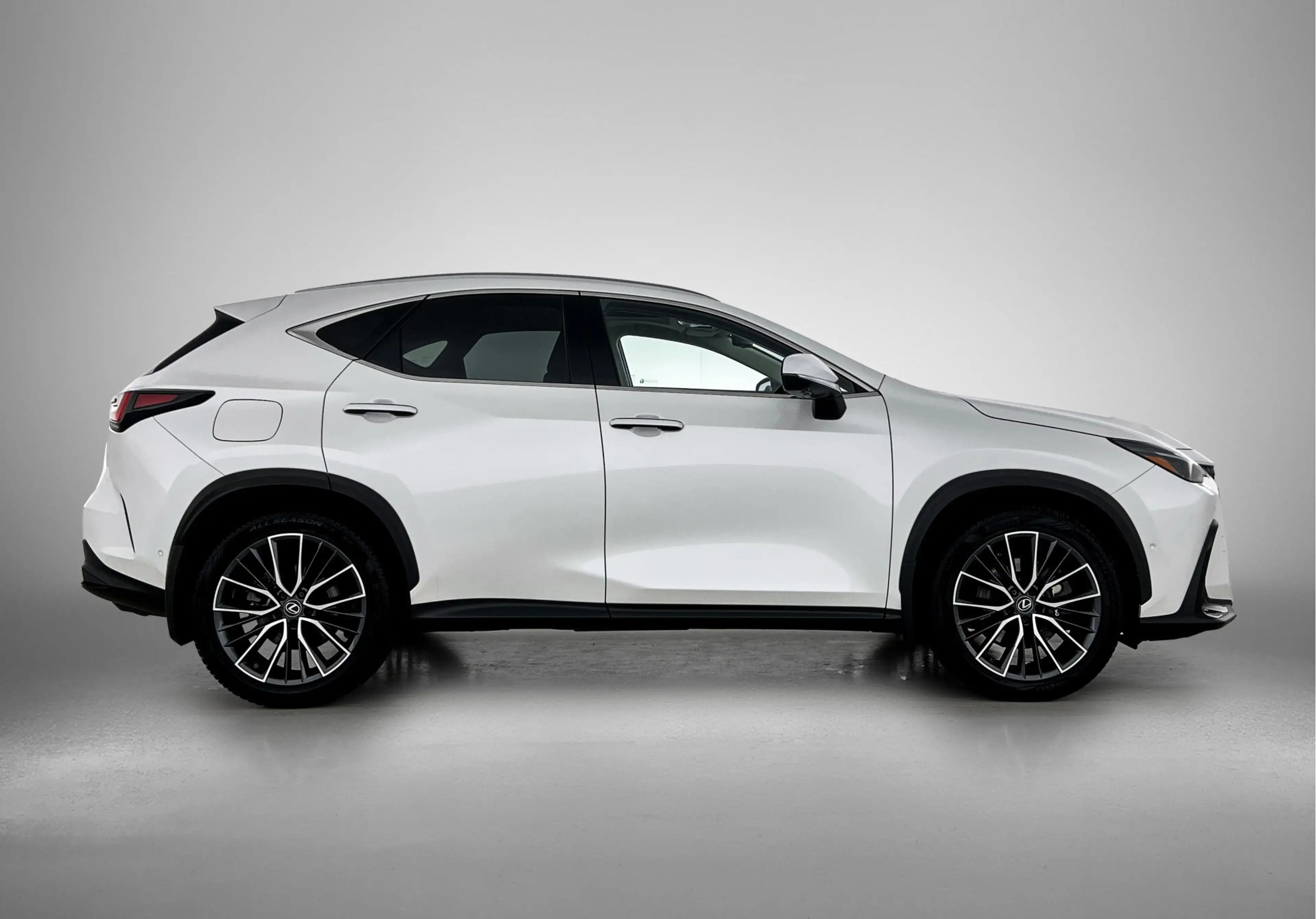 Lexus NX 450h+ AWD Executive Line | Premium uitgevoerd | Elektris — photo 14