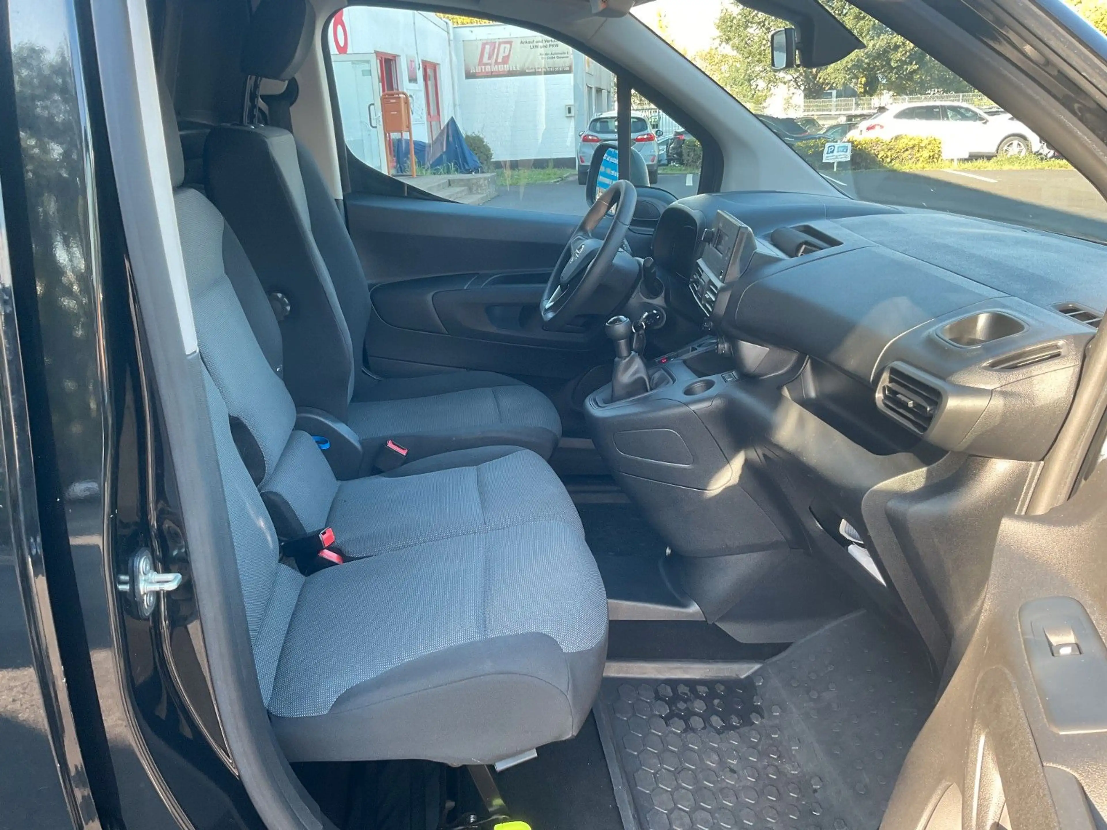 Opel Combo 1.5 D erhöhte Nutzlast XL AHK 1.Hand — photo 10