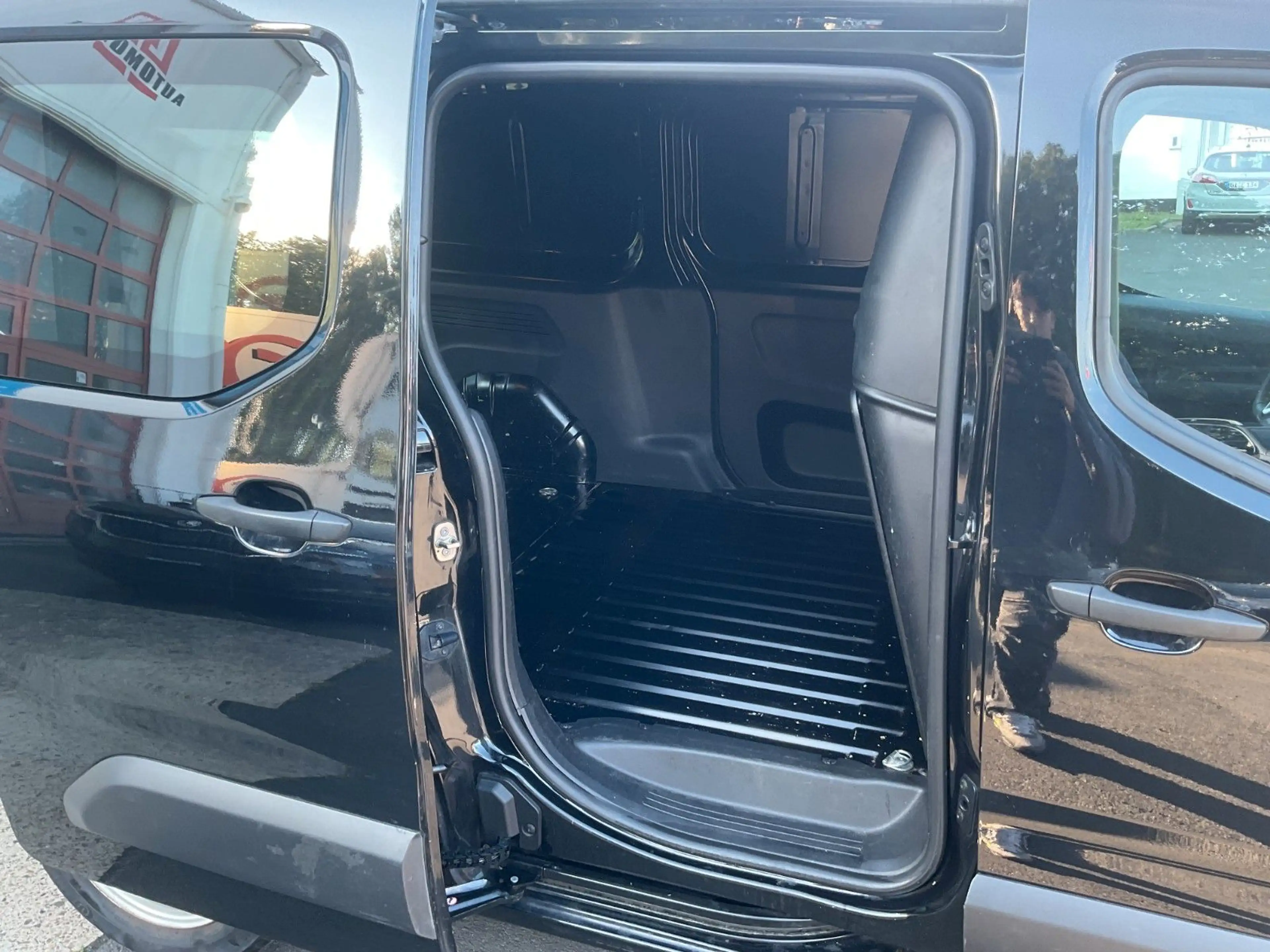 Opel Combo 1.5 D erhöhte Nutzlast XL AHK 1.Hand — photo 11
