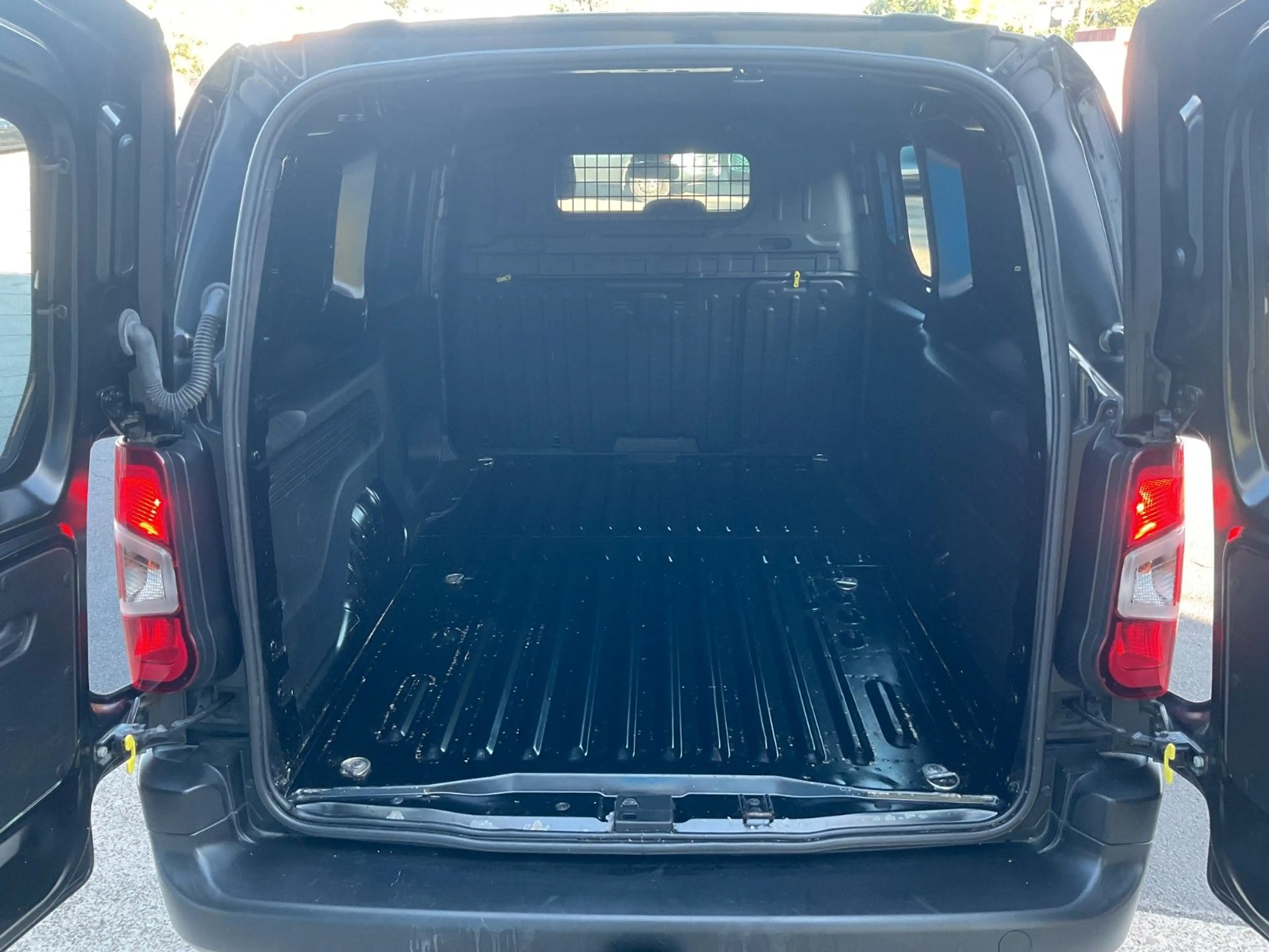 Opel Combo 1.5 D erhöhte Nutzlast XL AHK 1.Hand — photo 12
