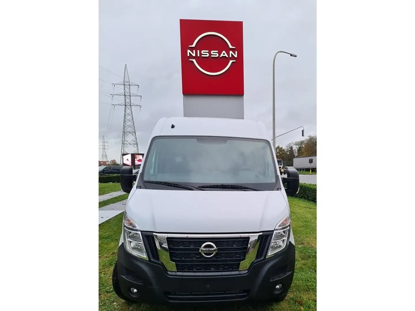 Nissan Interstar N-Connecta L2H2 + N-Connecta Pack Biały - 2