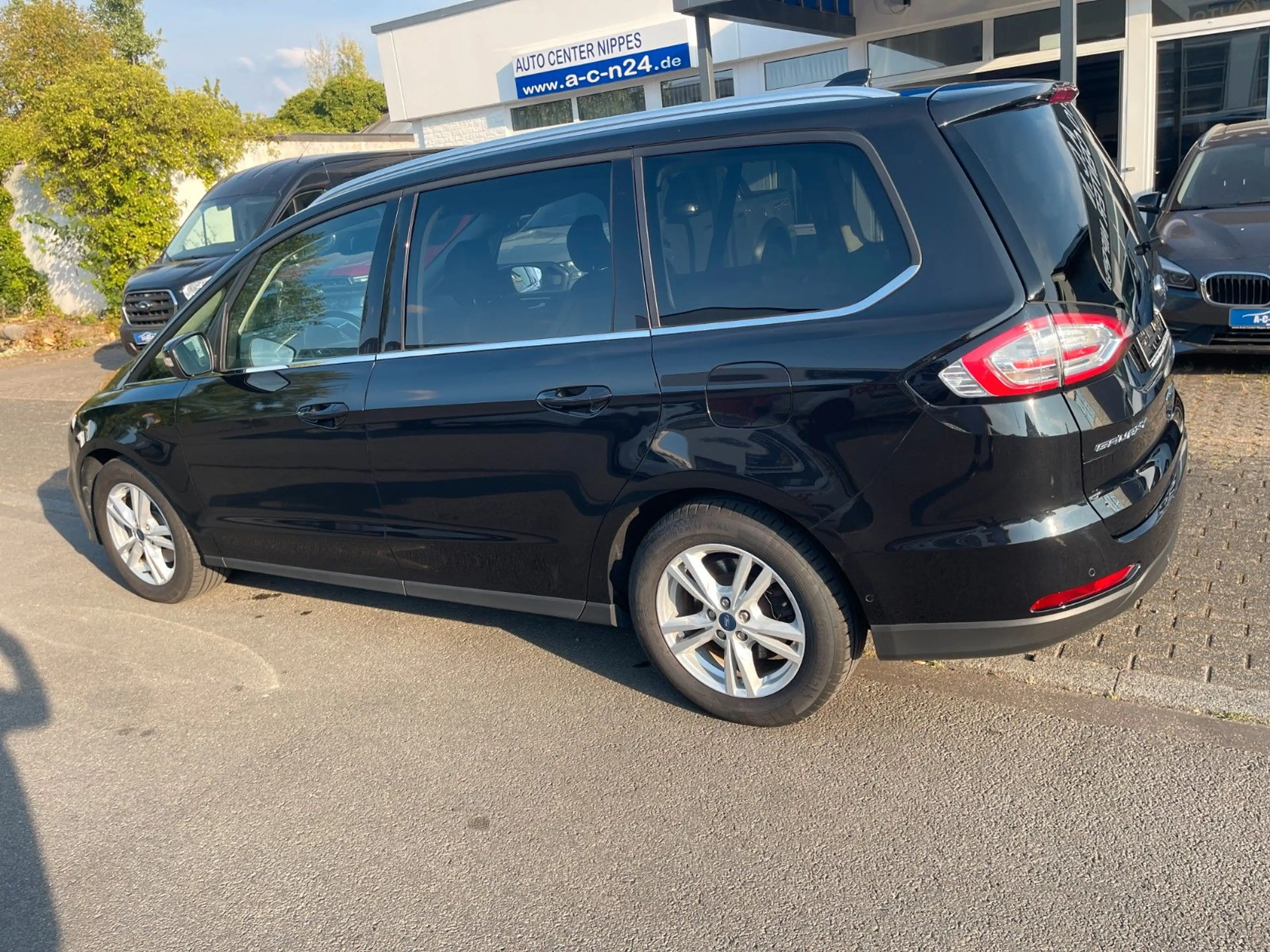 Ford Galaxy Titanium — photo 6