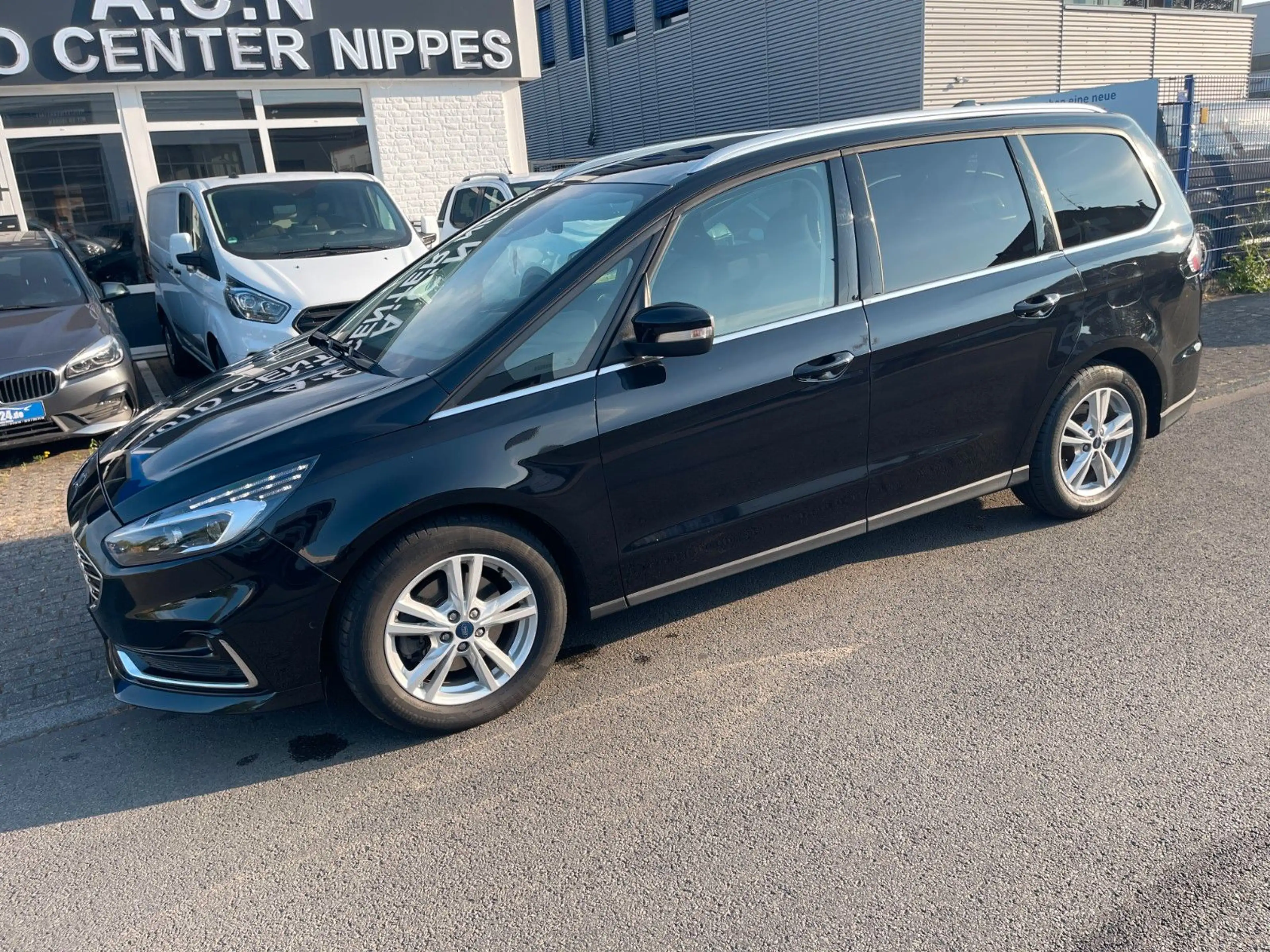 Ford Galaxy Titanium — photo 3