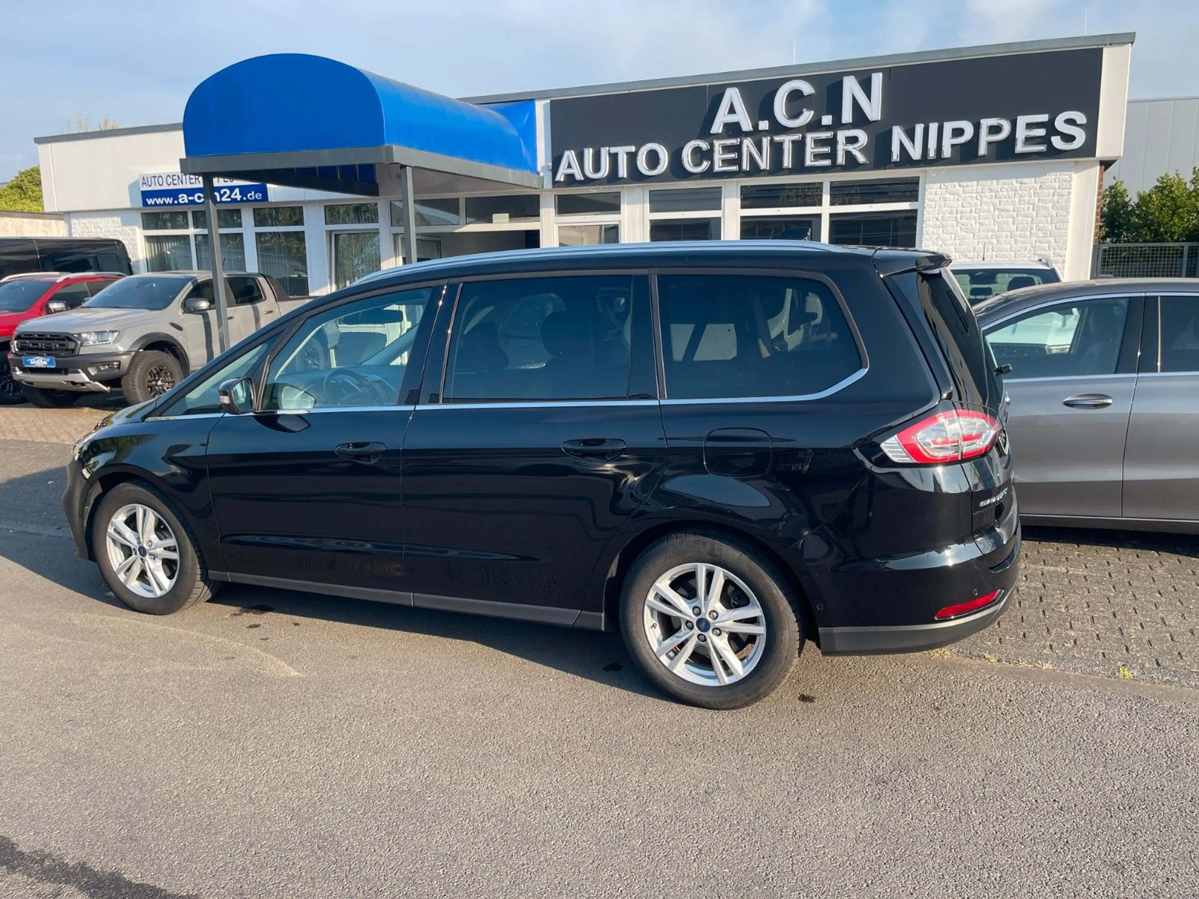Ford Galaxy Titanium — photo 9