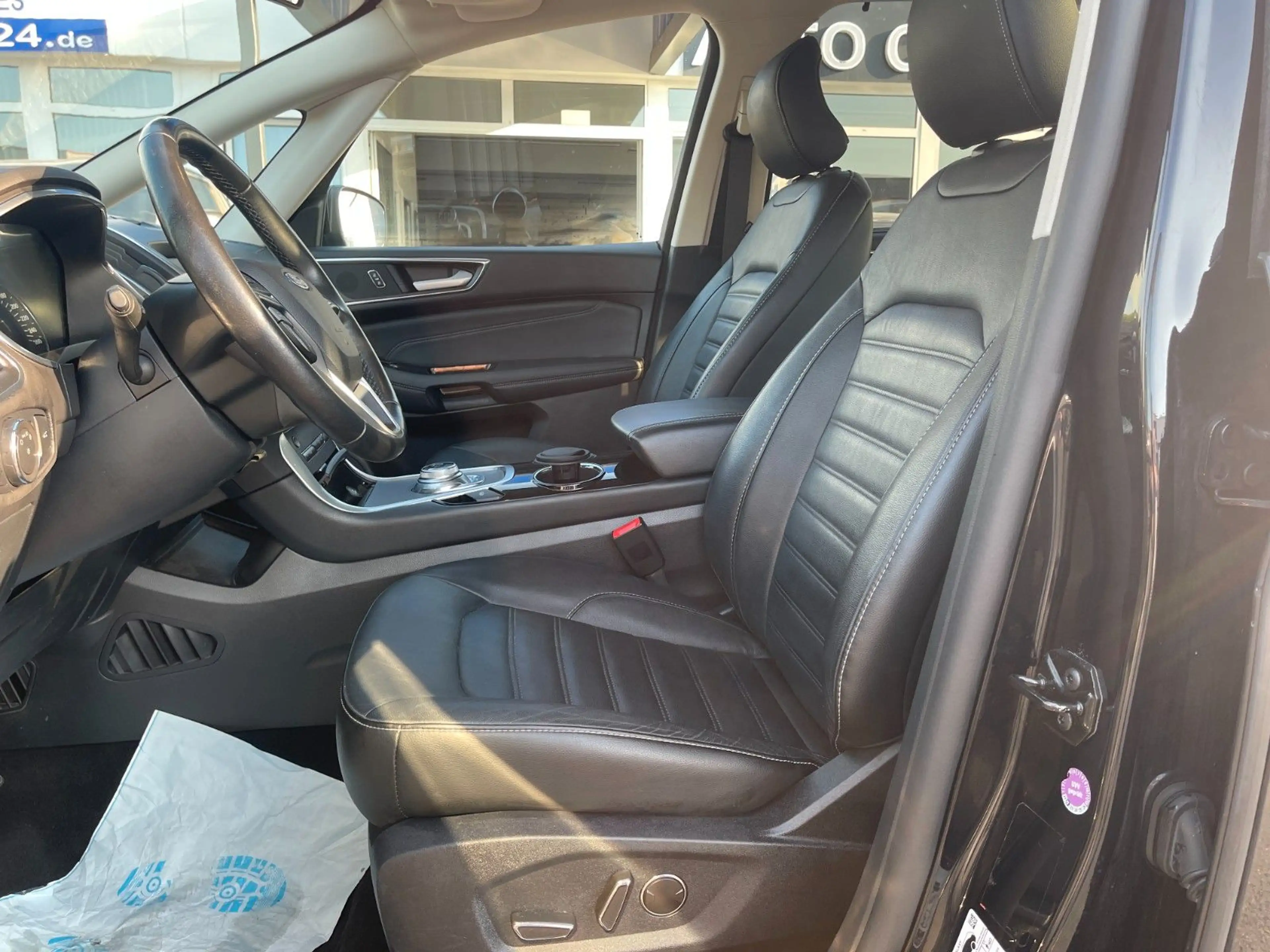 Ford Galaxy Titanium — photo 15