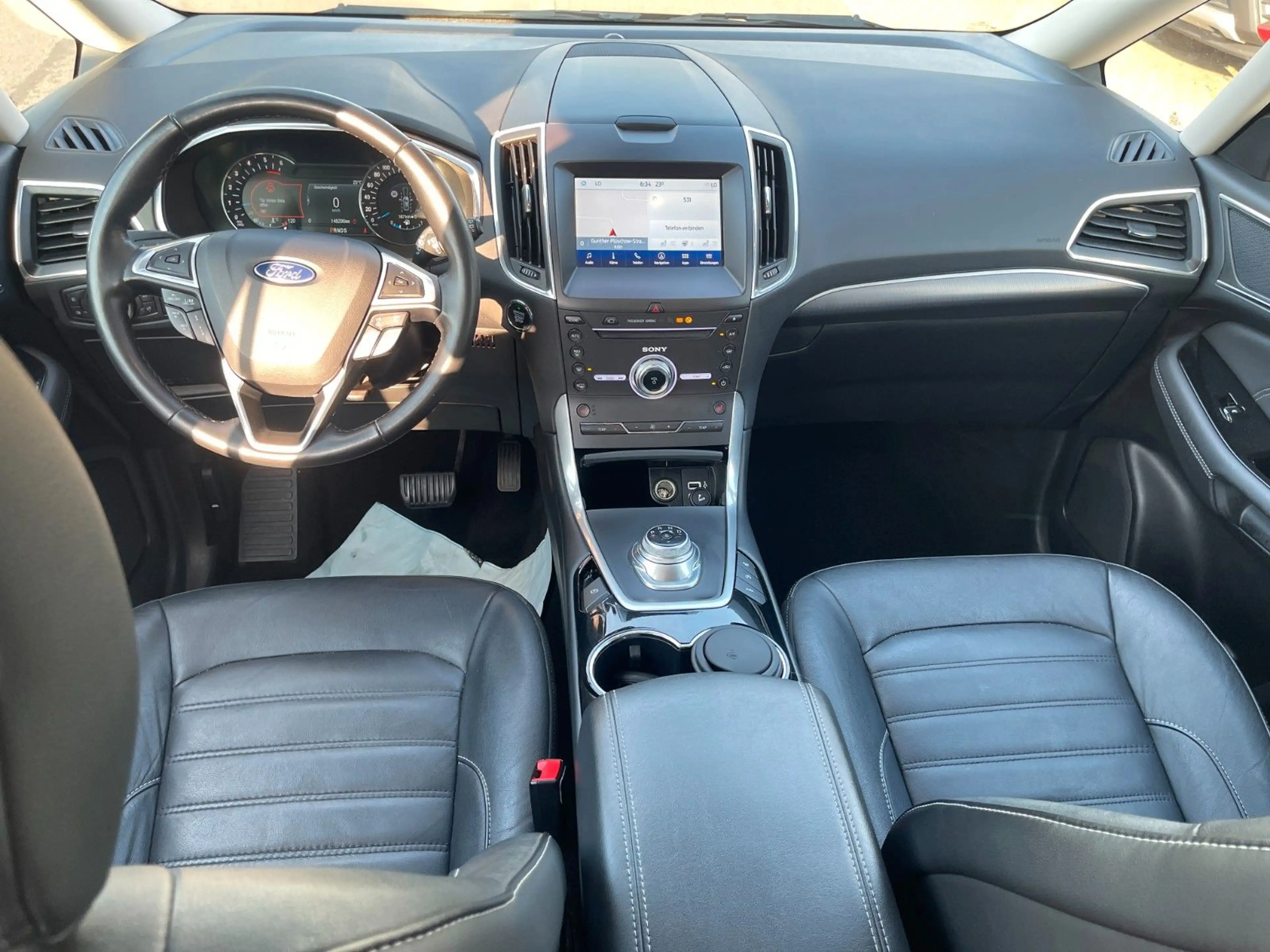 Ford Galaxy Titanium — photo 11