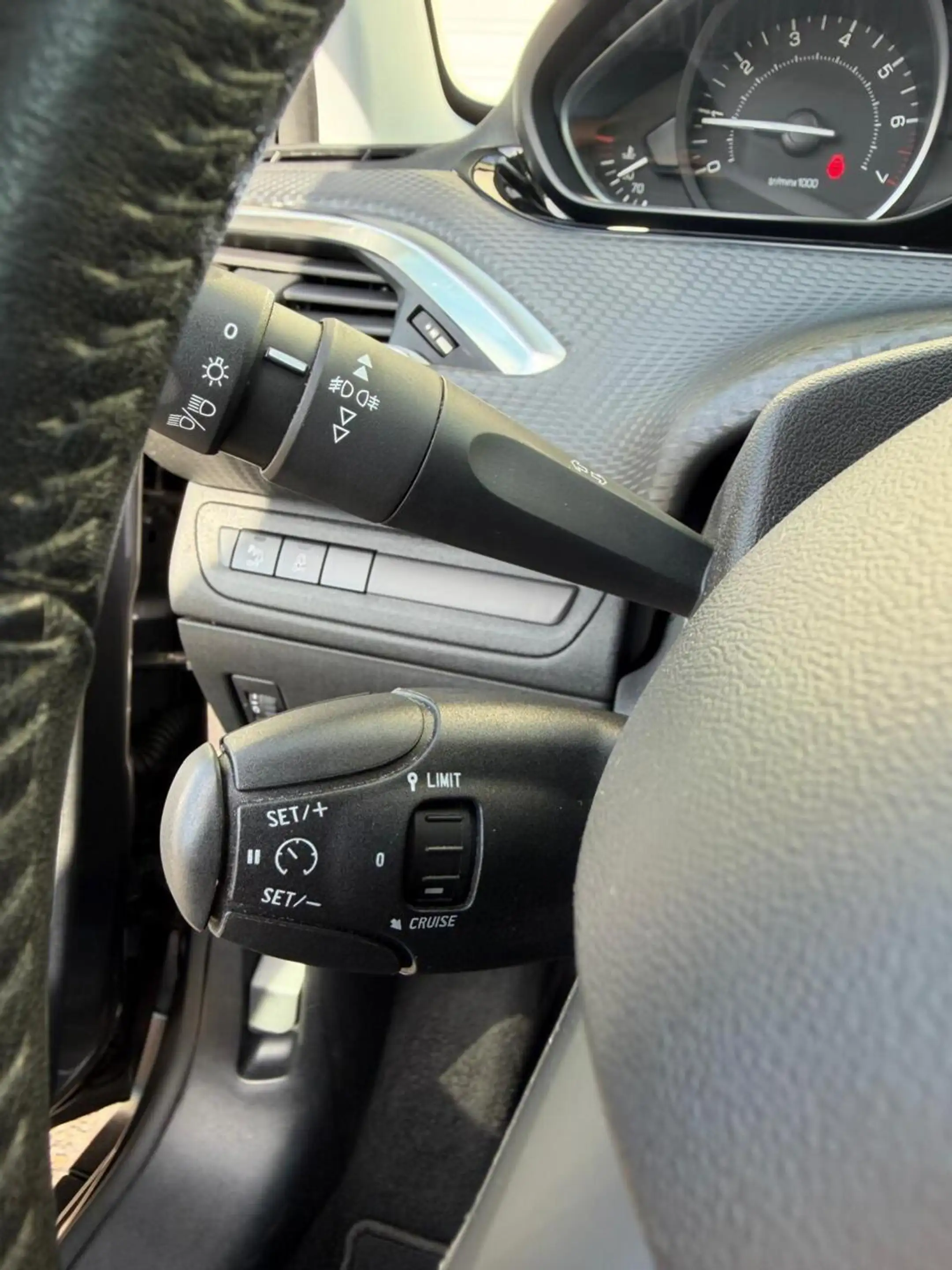 Peugeot 2008 1.2 Allure/AIRCO/NAVI/CRUISE/TREKH/APK/NAP — photo 19