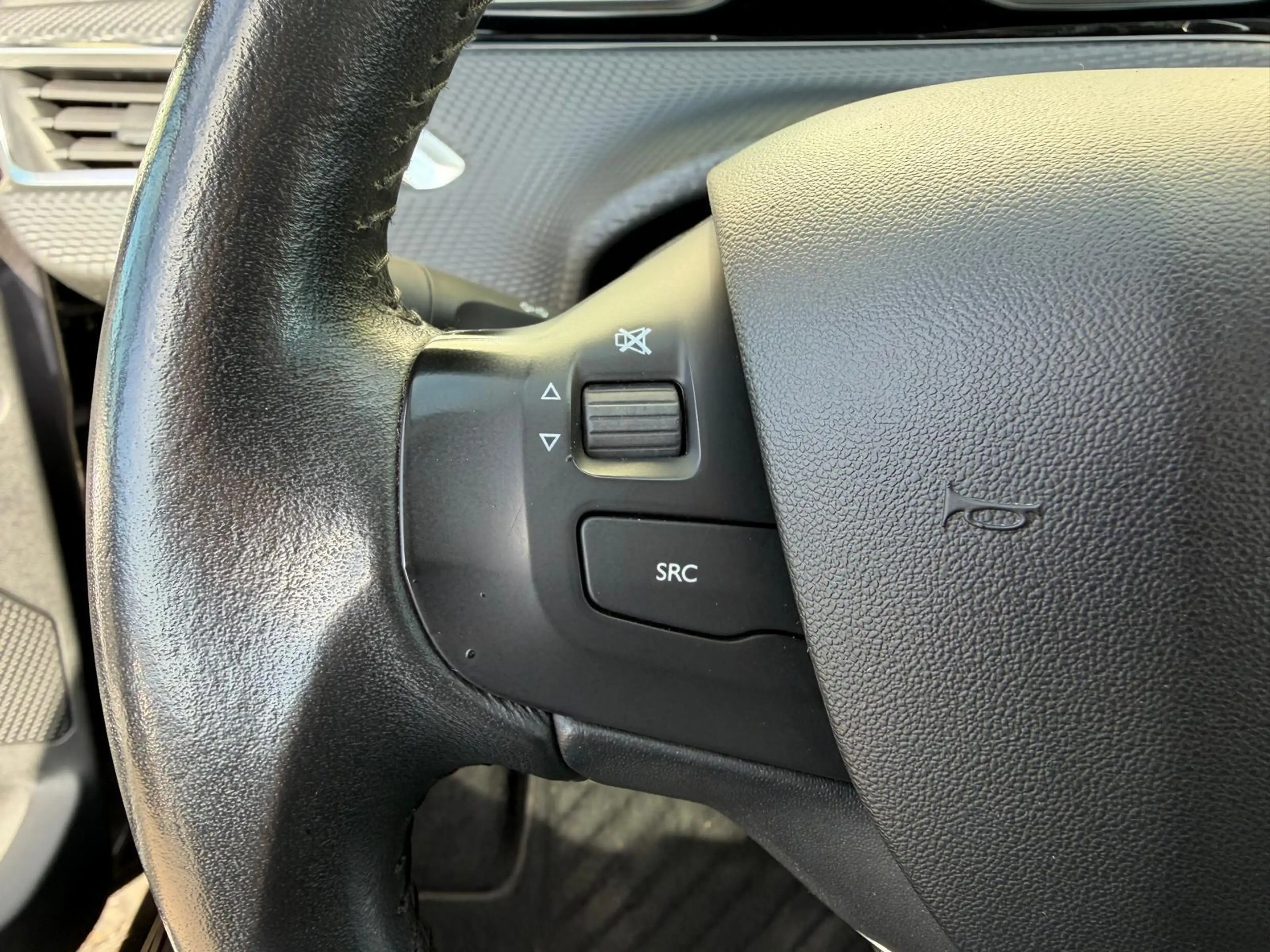 Peugeot 2008 1.2 Allure/AIRCO/NAVI/CRUISE/TREKH/APK/NAP — photo 13