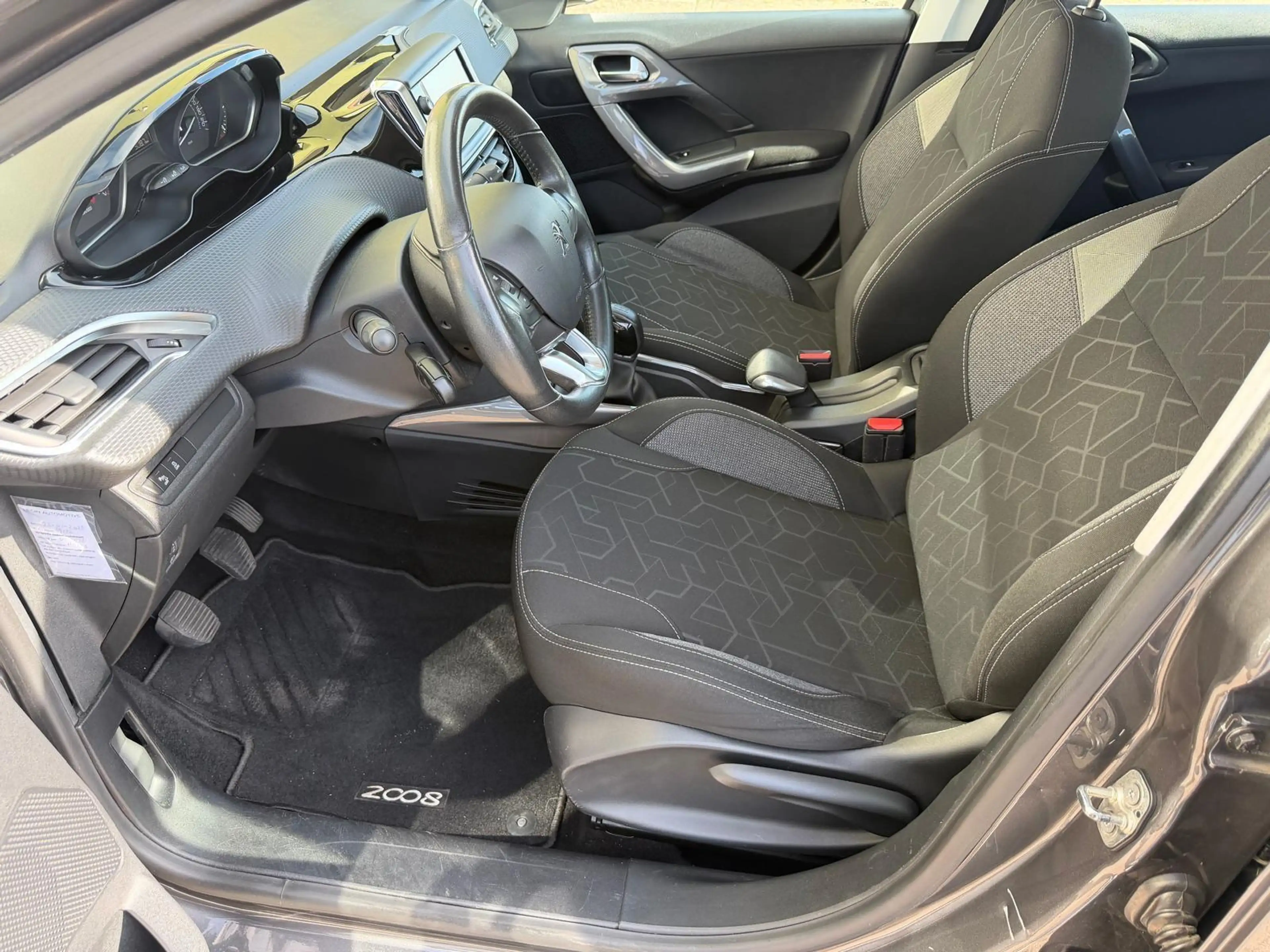Peugeot 2008 1.2 Allure/AIRCO/NAVI/CRUISE/TREKH/APK/NAP — photo 10