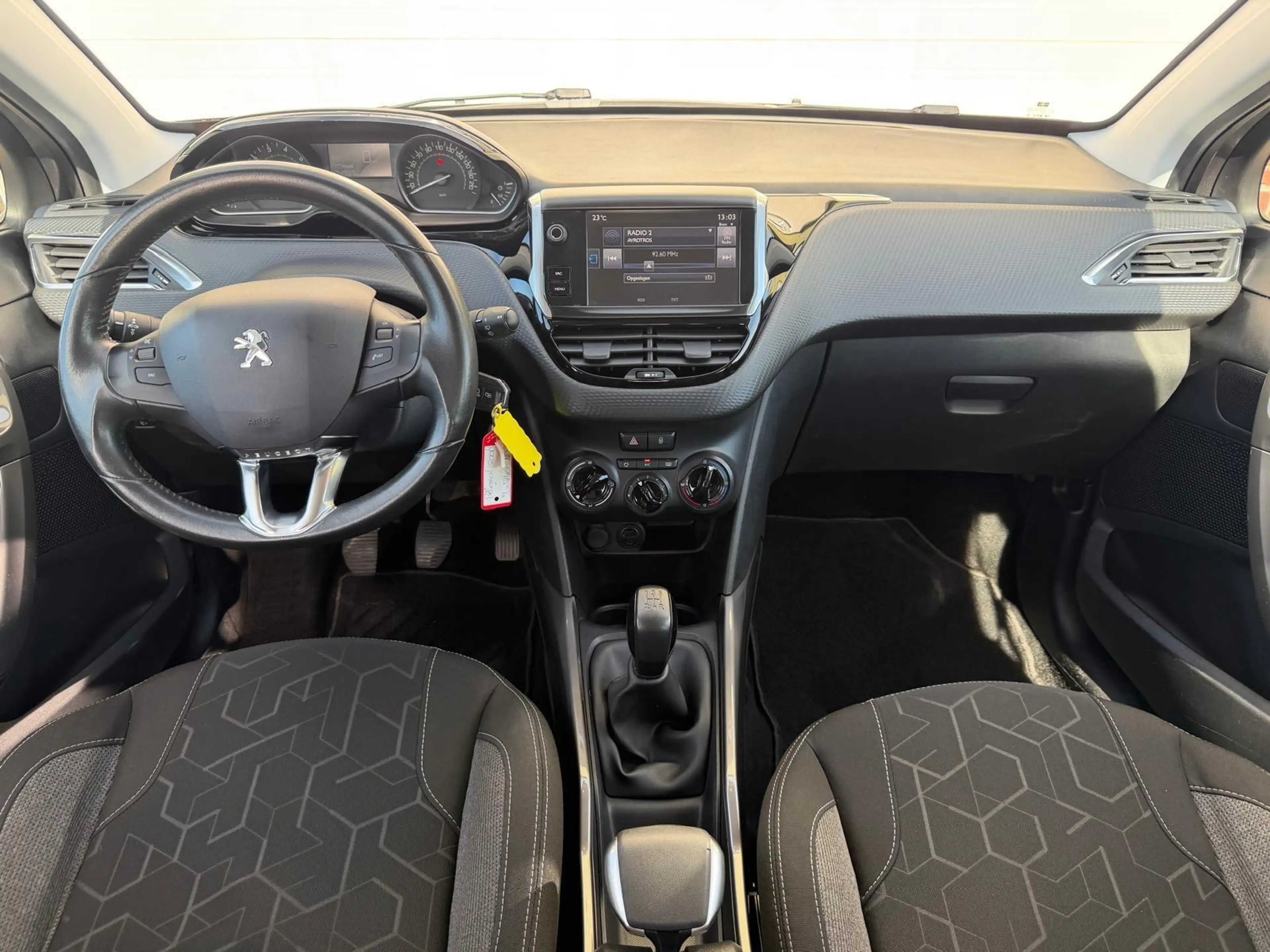 Peugeot 2008 1.2 Allure/AIRCO/NAVI/CRUISE/TREKH/APK/NAP — photo 15