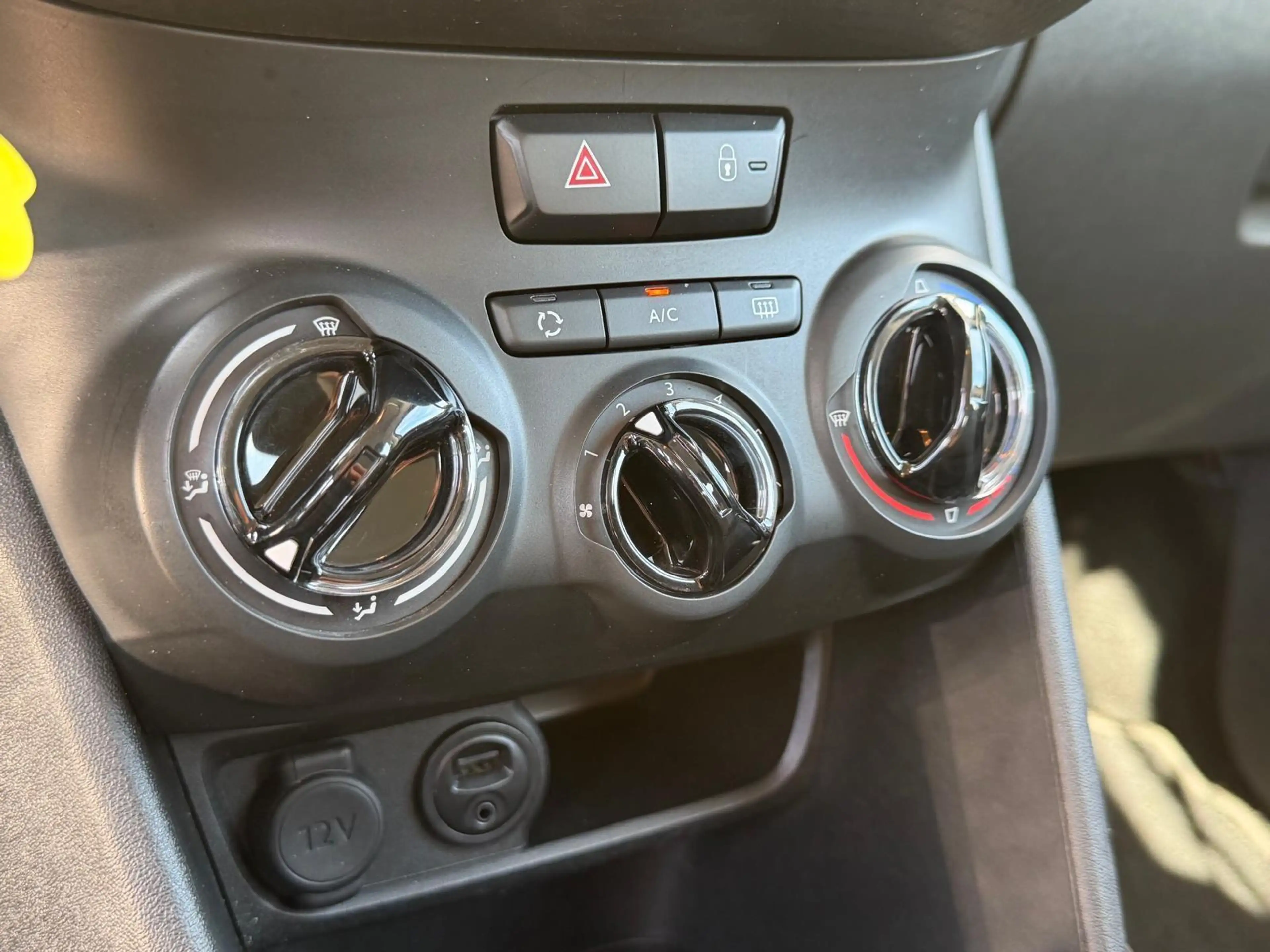 Peugeot 2008 1.2 Allure/AIRCO/NAVI/CRUISE/TREKH/APK/NAP — photo 18