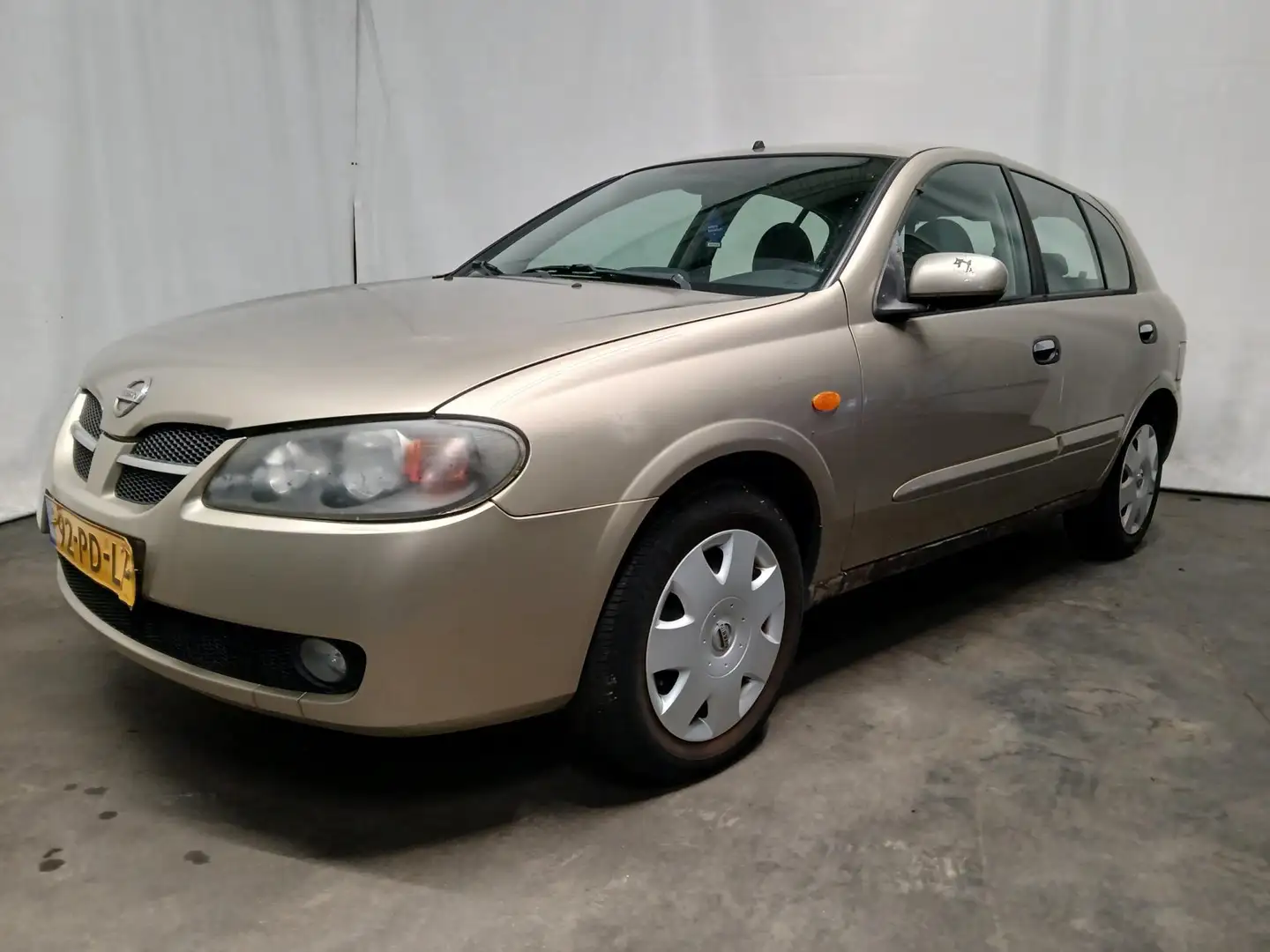 Nissan Almera 1.5 Acenta - Clima - Schae Beige - 2
