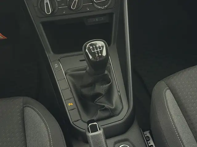 Volkswagen Polo view 12