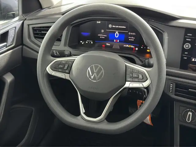 Volkswagen Polo view 8