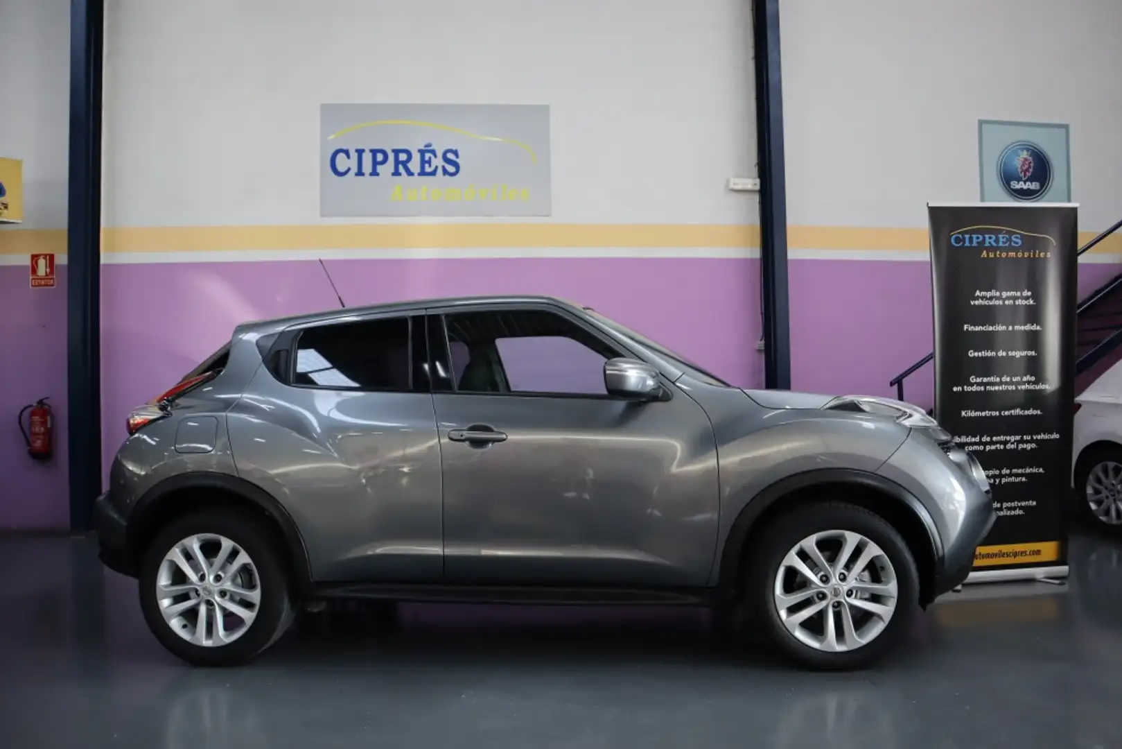 Nissan Juke 1.5dCi N-Connecta 4x2 Gris - 2