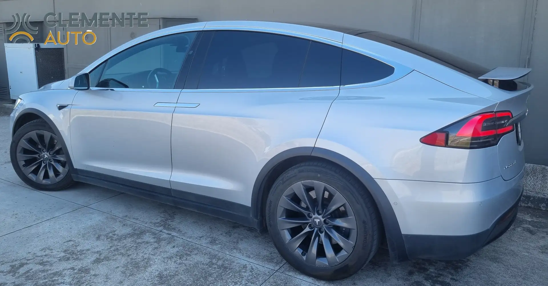 Tesla Model X 100 D Supercharger gratis a vita Grau - 1