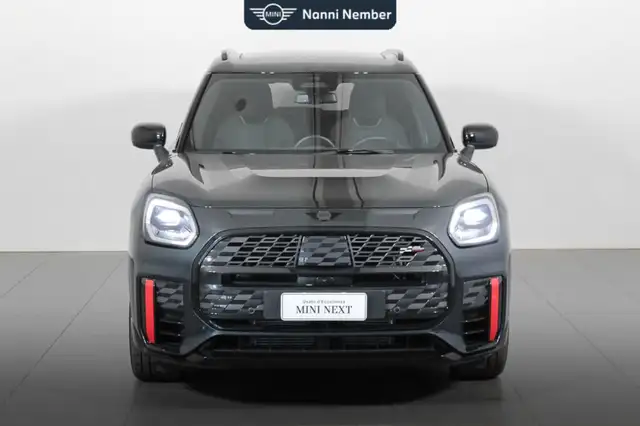 Mini Countryman view 2