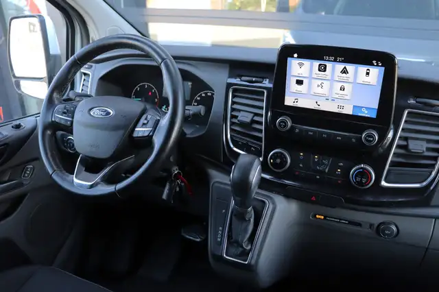 Ford Transit Custom view 3