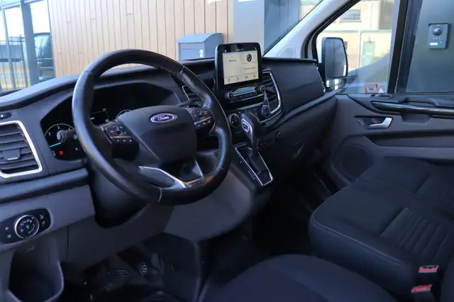 Ford Transit Custom view 13