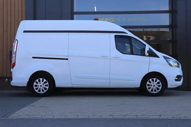 Ford Transit Custom view 11