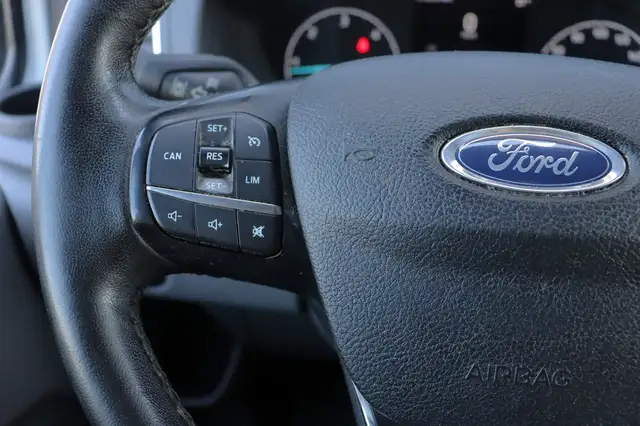 Ford Transit Custom view 8