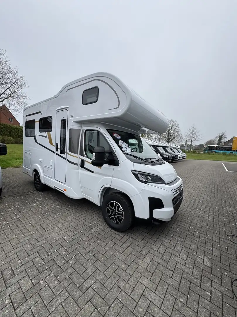 Euramobil Alkoven Activa One 570HS Weiß - 1