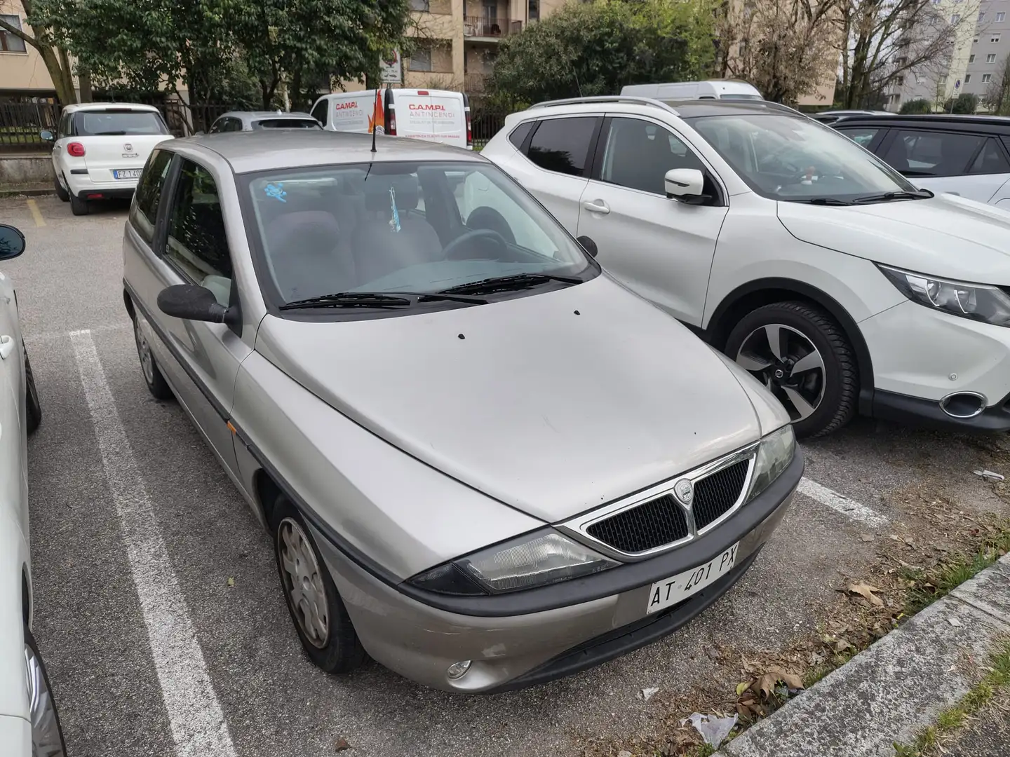 Lancia Y 1.2ICAT LE Silber - 1