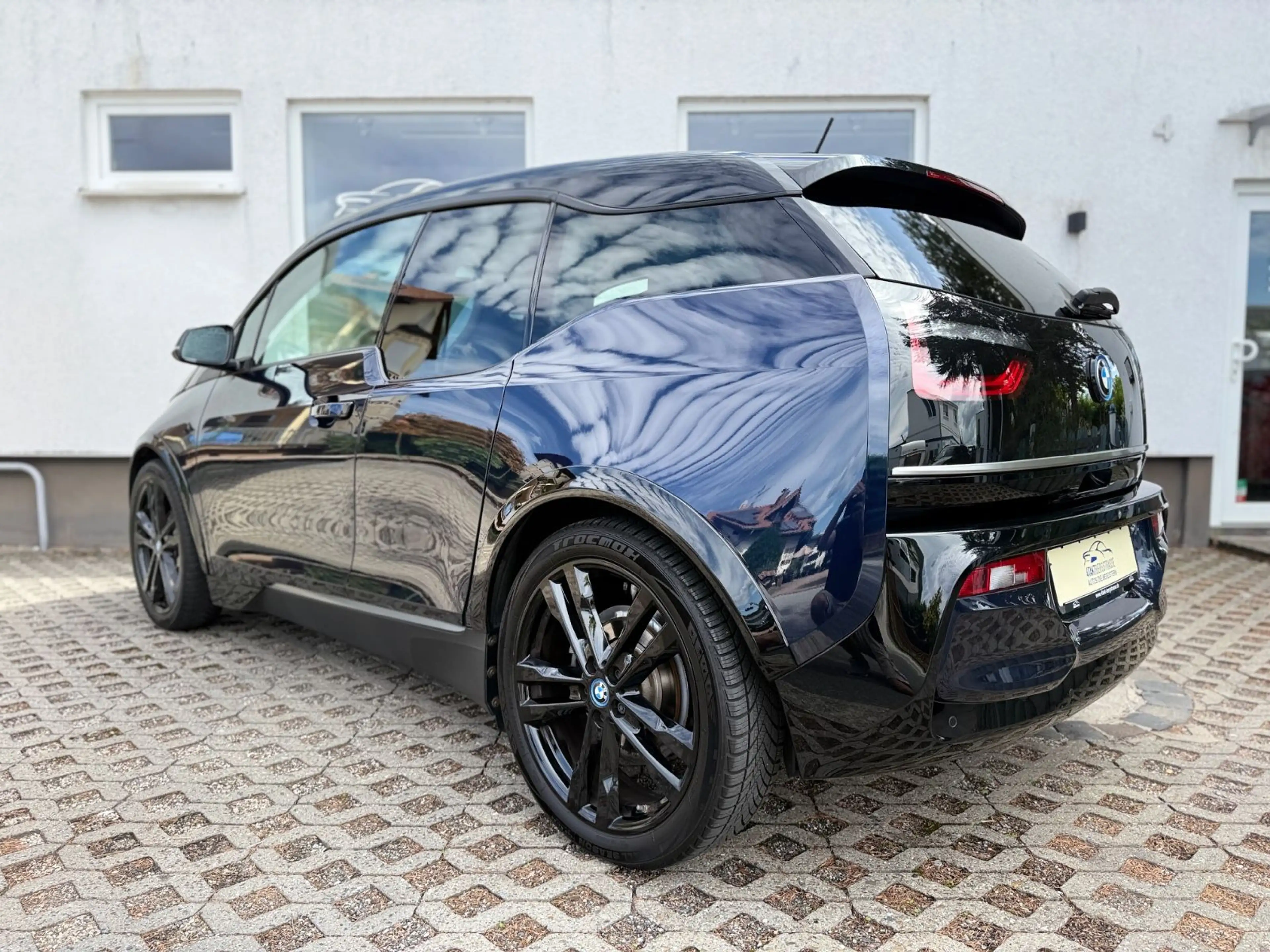 BMW i3 s 120Ah Lodge NaviProf CarPlay DAB RFK 20" — photo 9