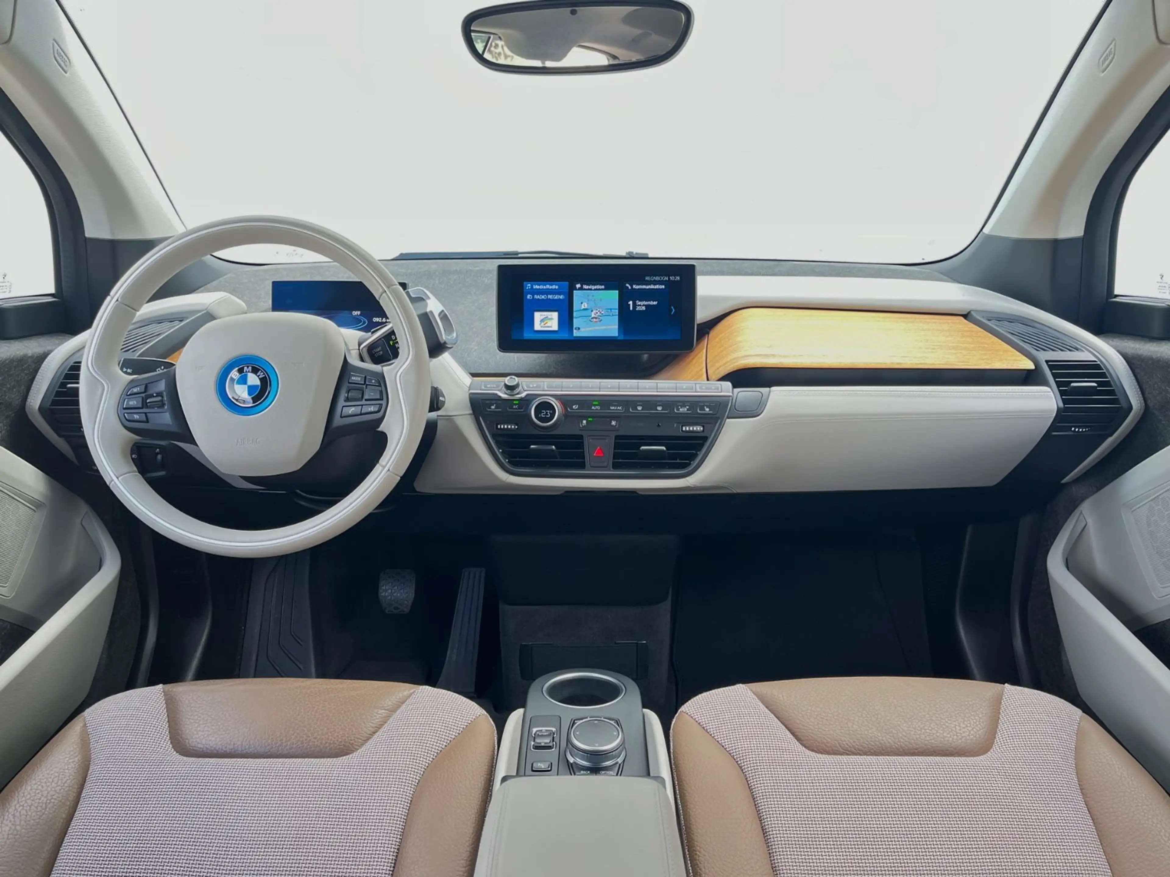 BMW i3 s 120Ah Lodge NaviProf CarPlay DAB RFK 20" — photo 15