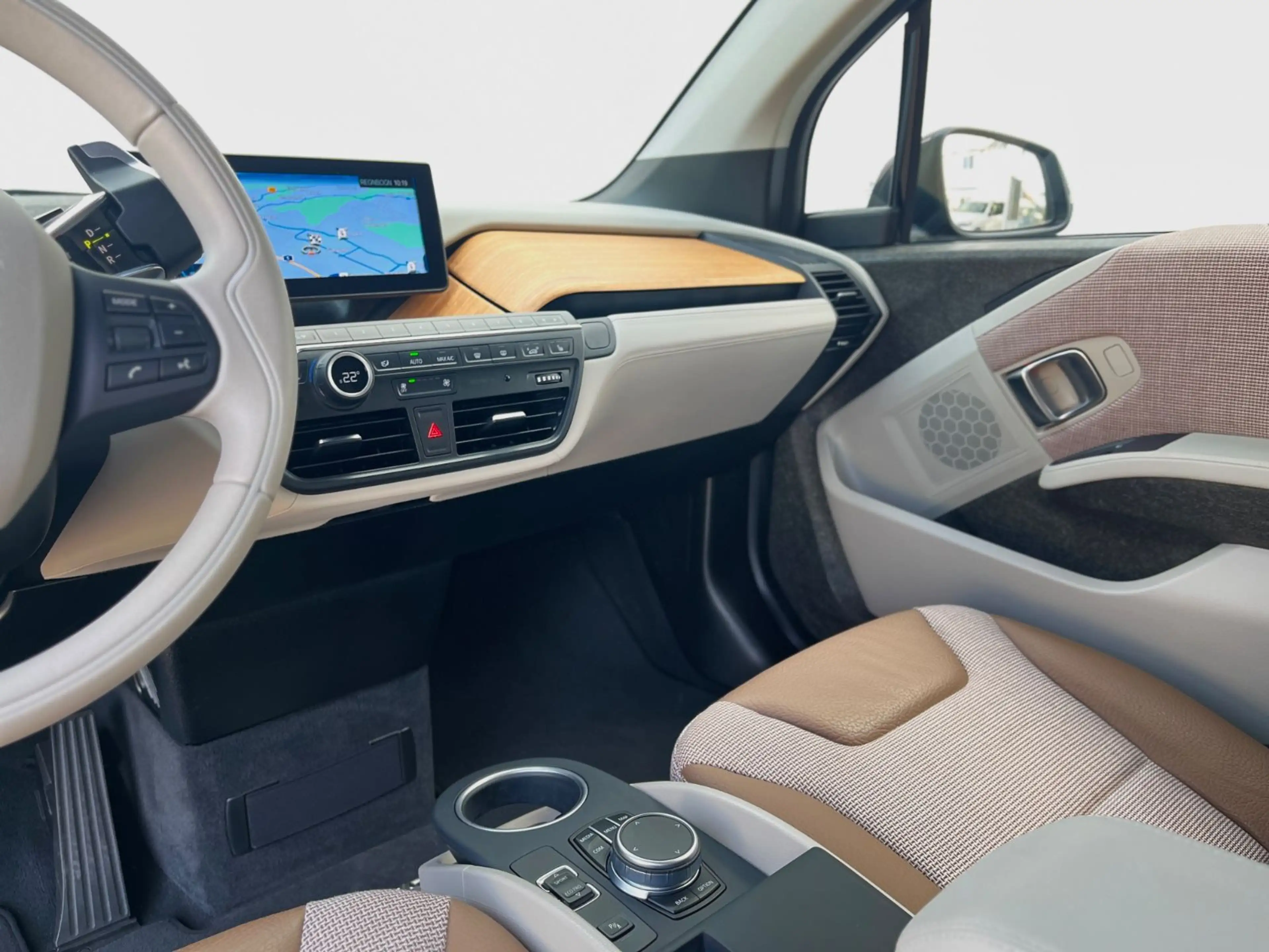 BMW i3 s 120Ah Lodge NaviProf CarPlay DAB RFK 20" — photo 13