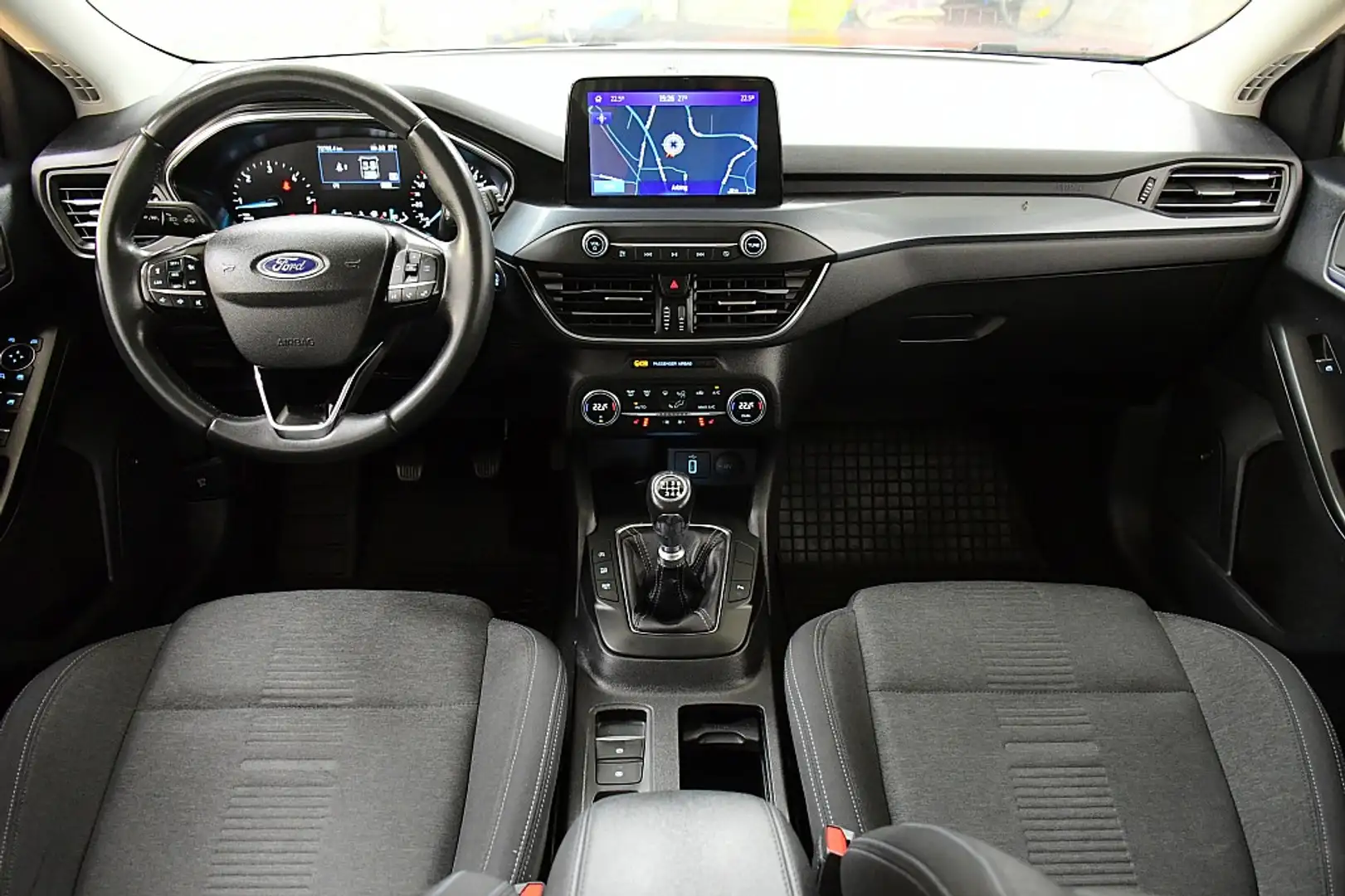 Ford Focus Traveller 1,5 EcoBlue Active Business Alb - 2