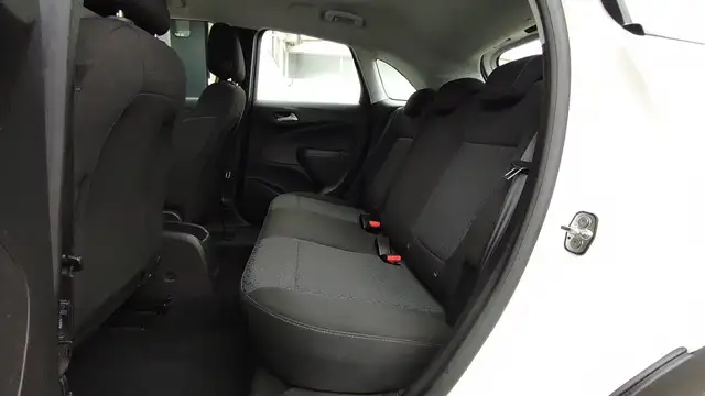 Opel Crossland view 13