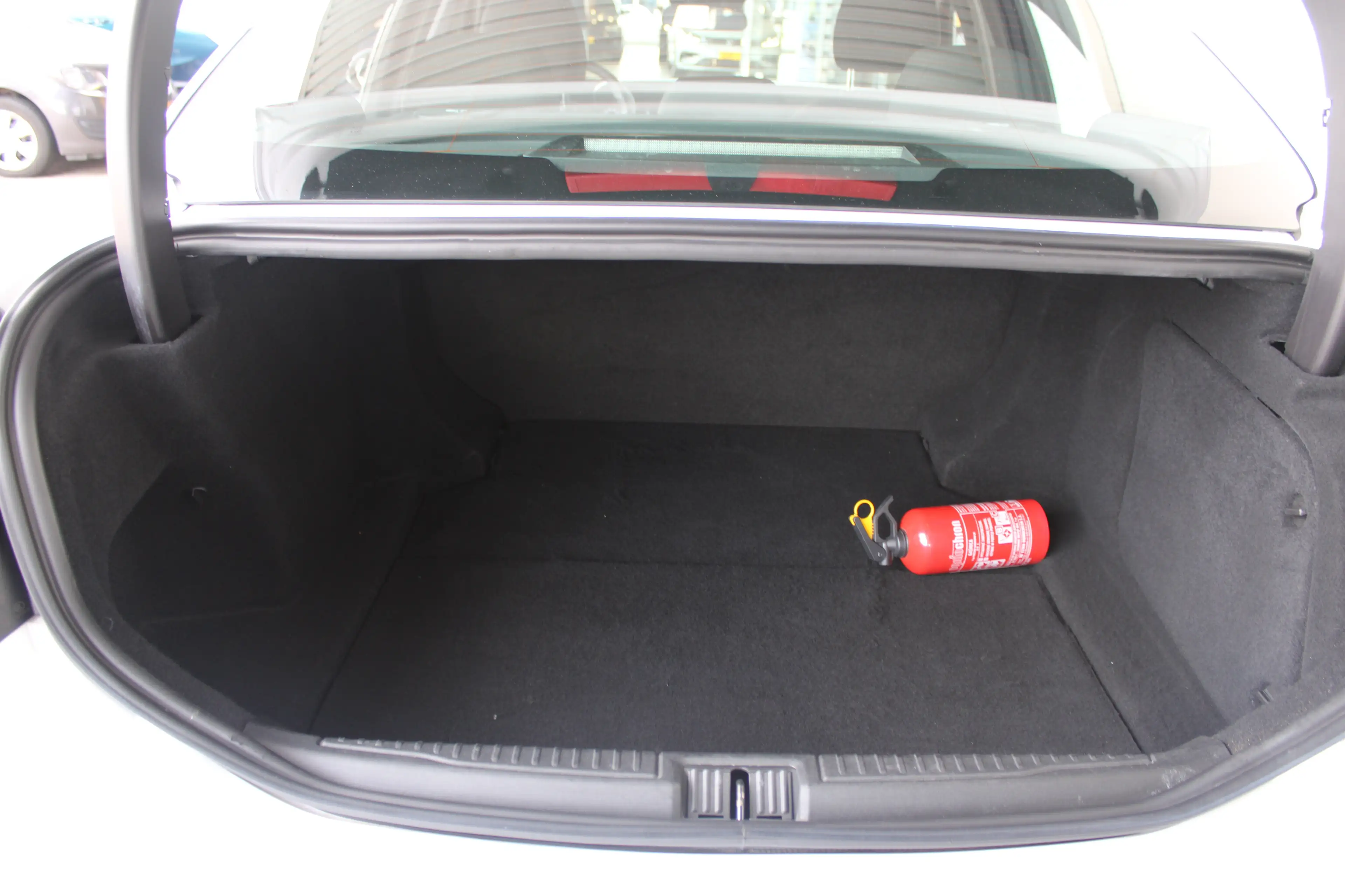 Alfa Romeo Giulia 2.0T | 19` lichtmetalen velgen | Climate control | — photo 31