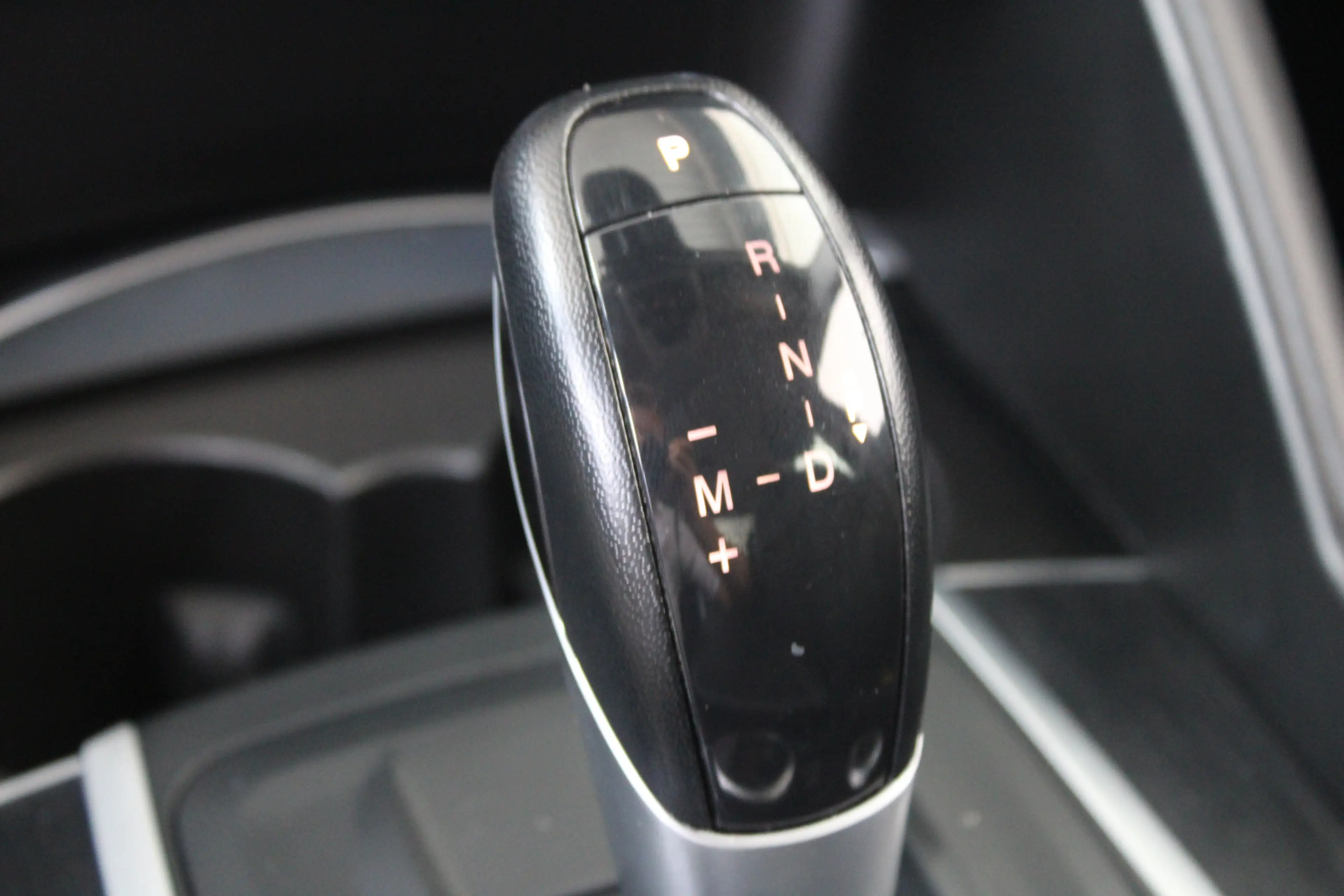 Alfa Romeo Giulia 2.0T | 19` lichtmetalen velgen | Climate control | — photo 29