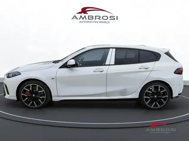 BMW 1 Series view 6